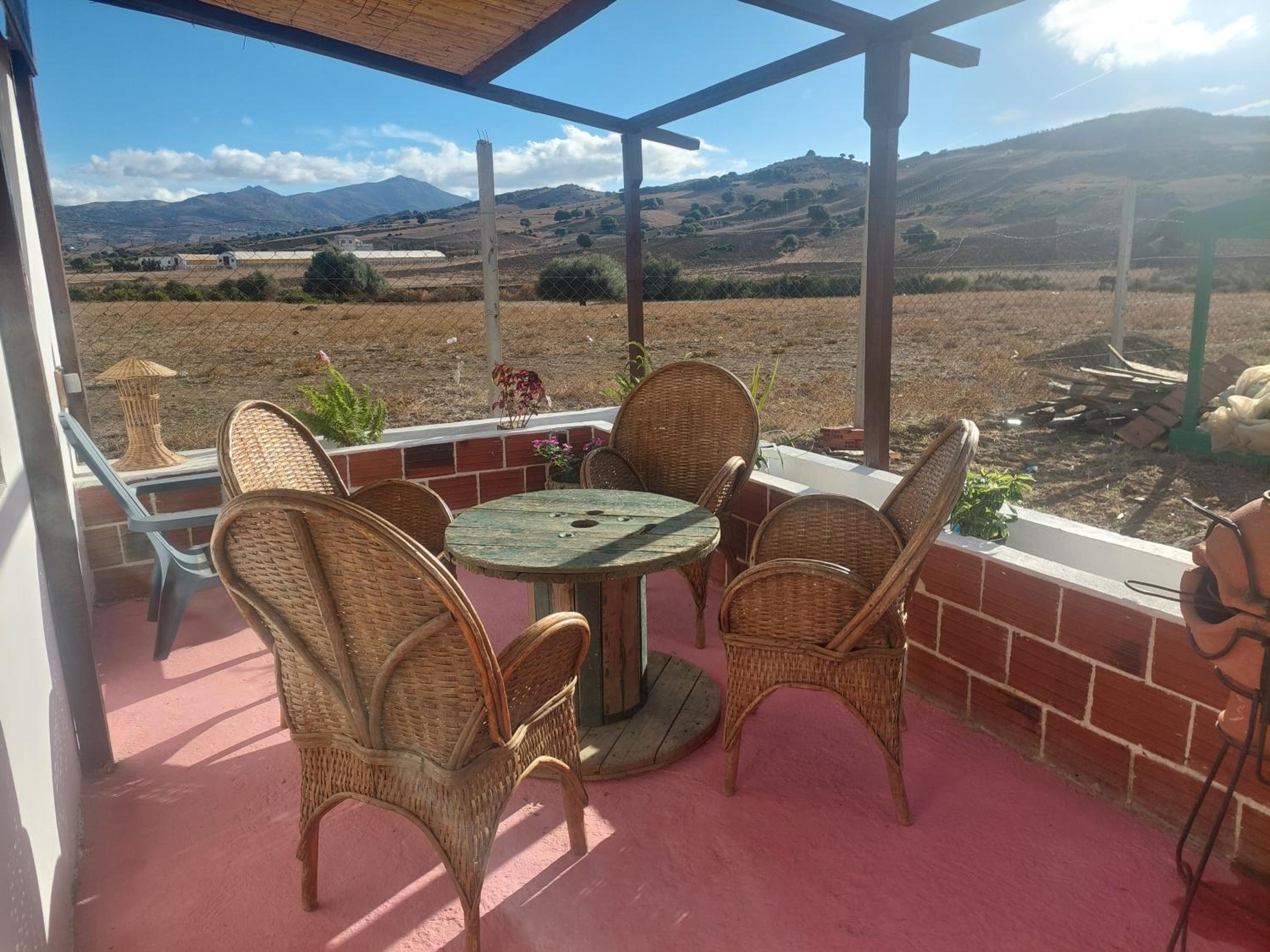 Family Room with Mountain View photo 3