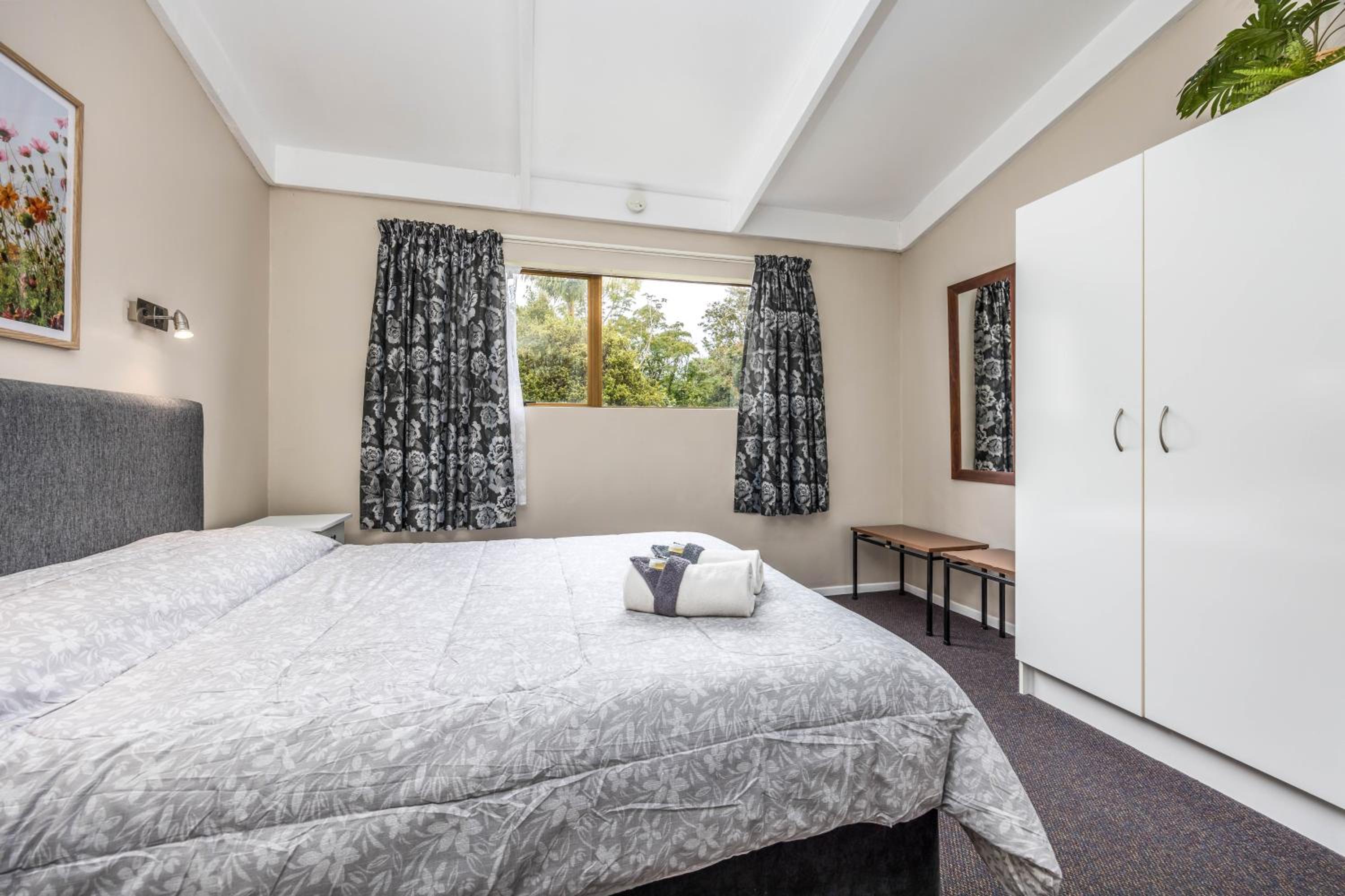 Queen Room - Photo 3