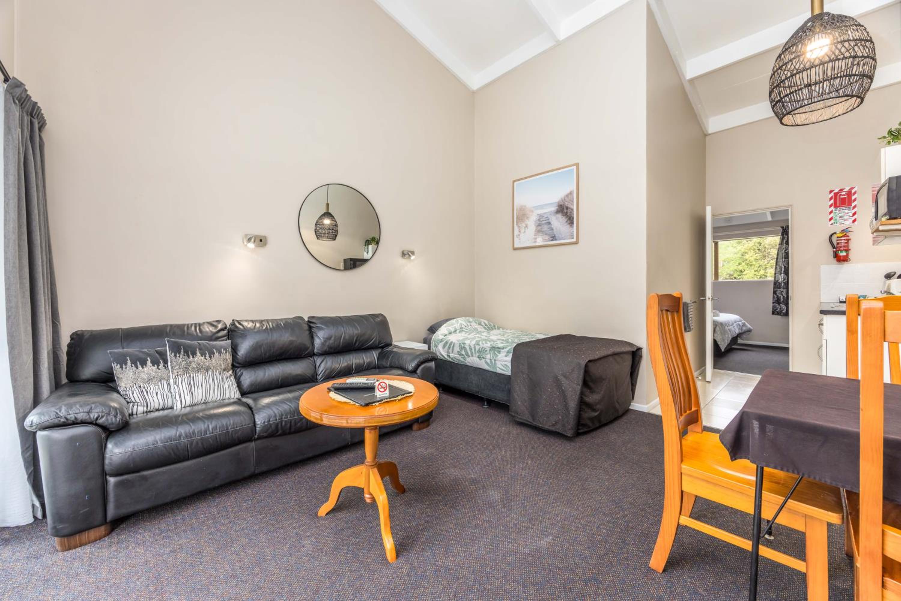 Queen Room - Photo 29