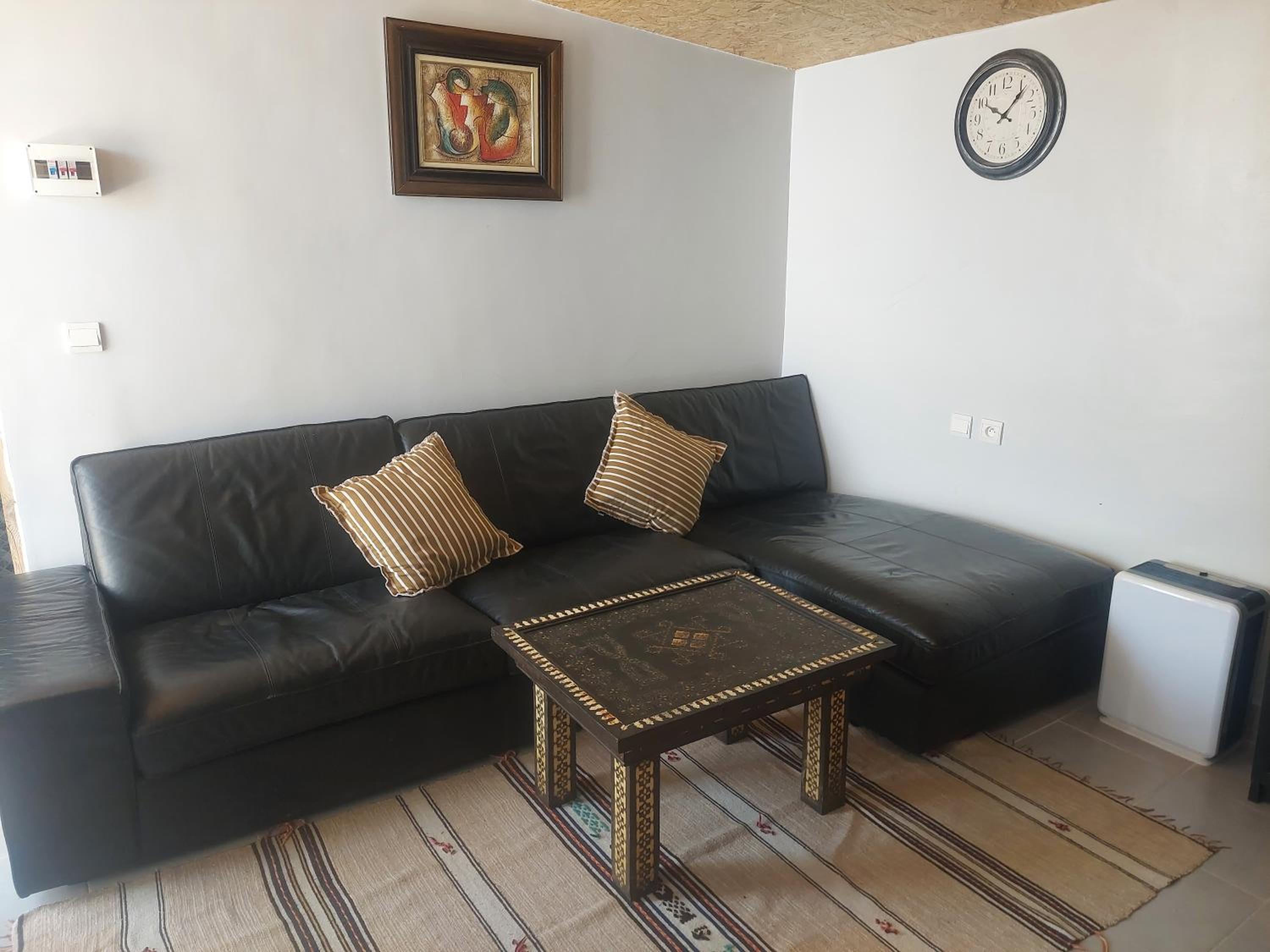 Family Room with Mountain View photo 1