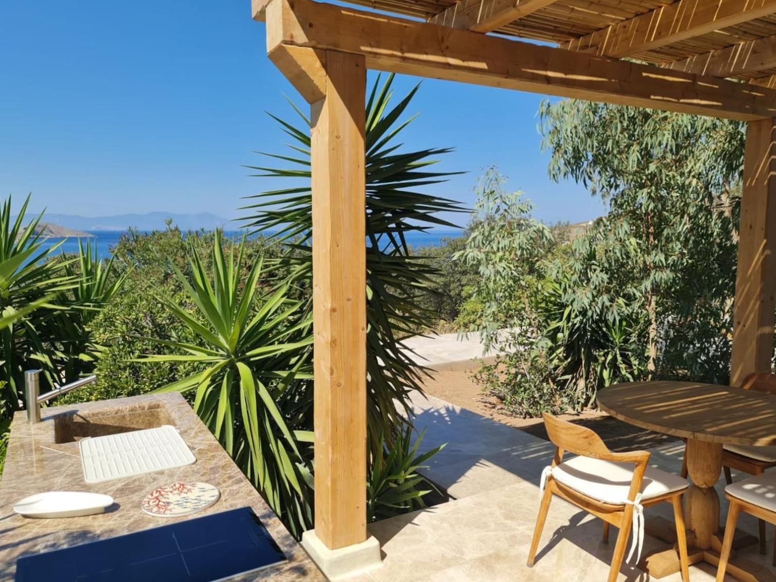 Studio Apartment with Sea View photo 3