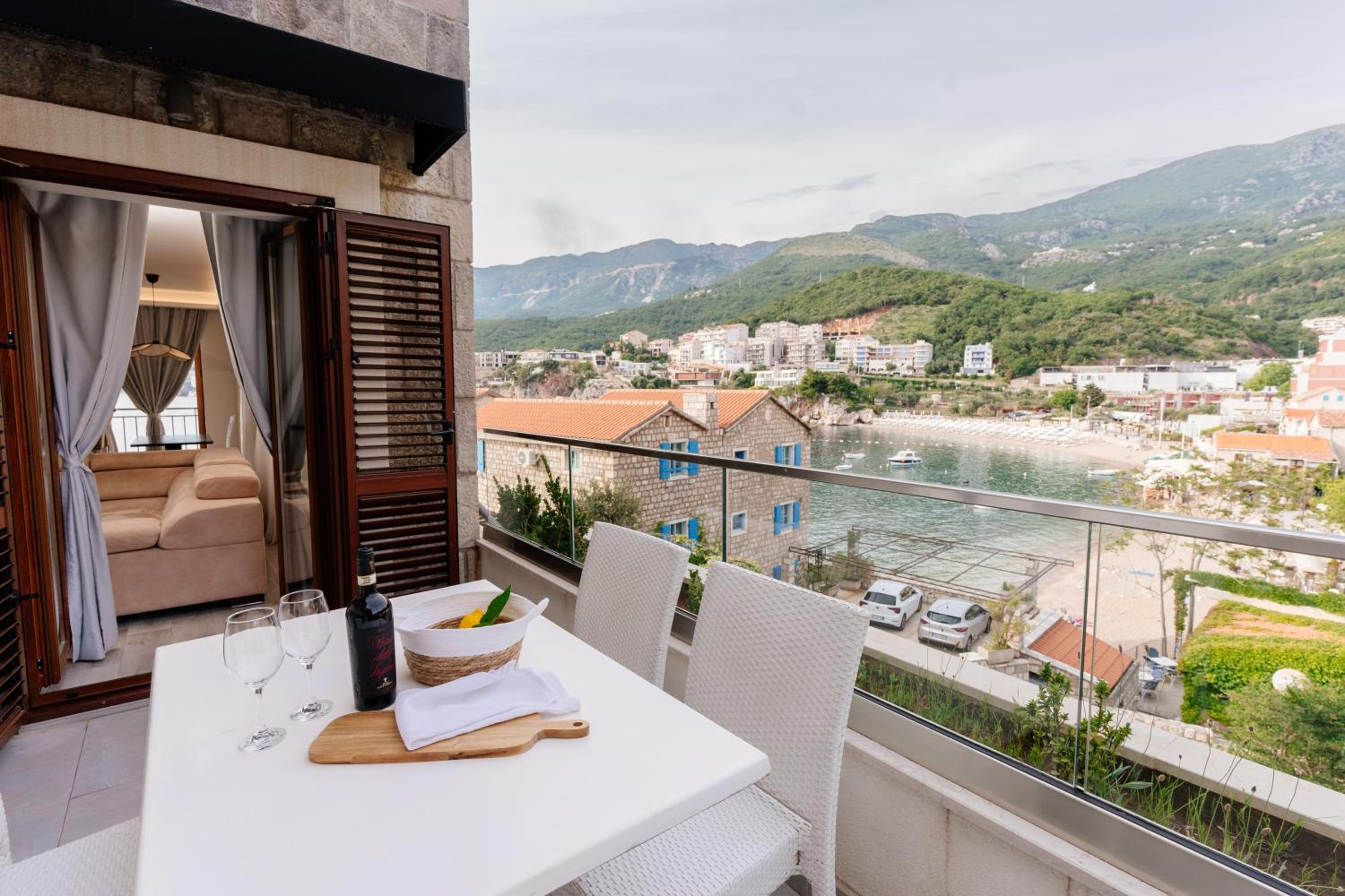 Apartment with Sea View photo 2