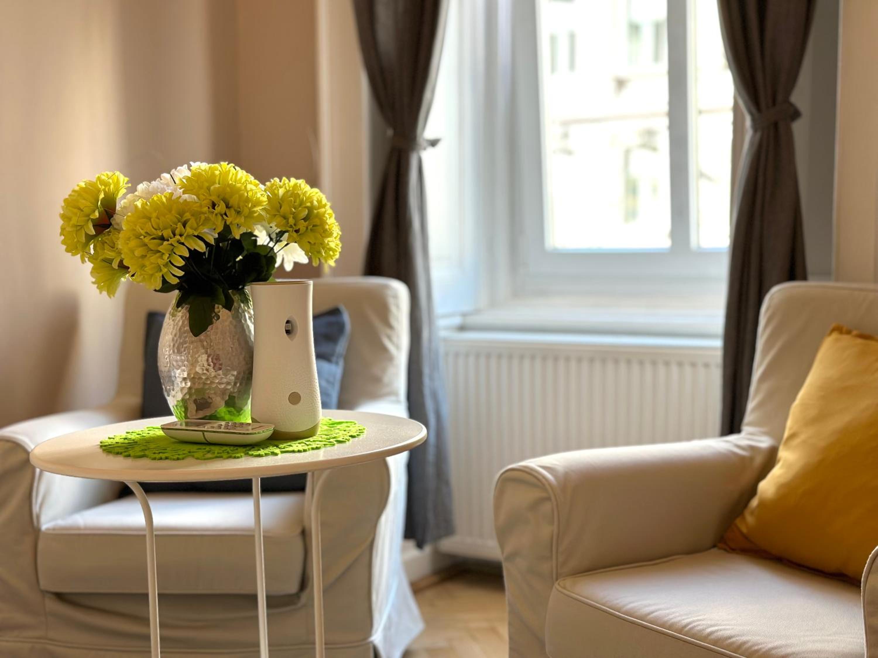 One-Bedroom Apartment - Photo 12