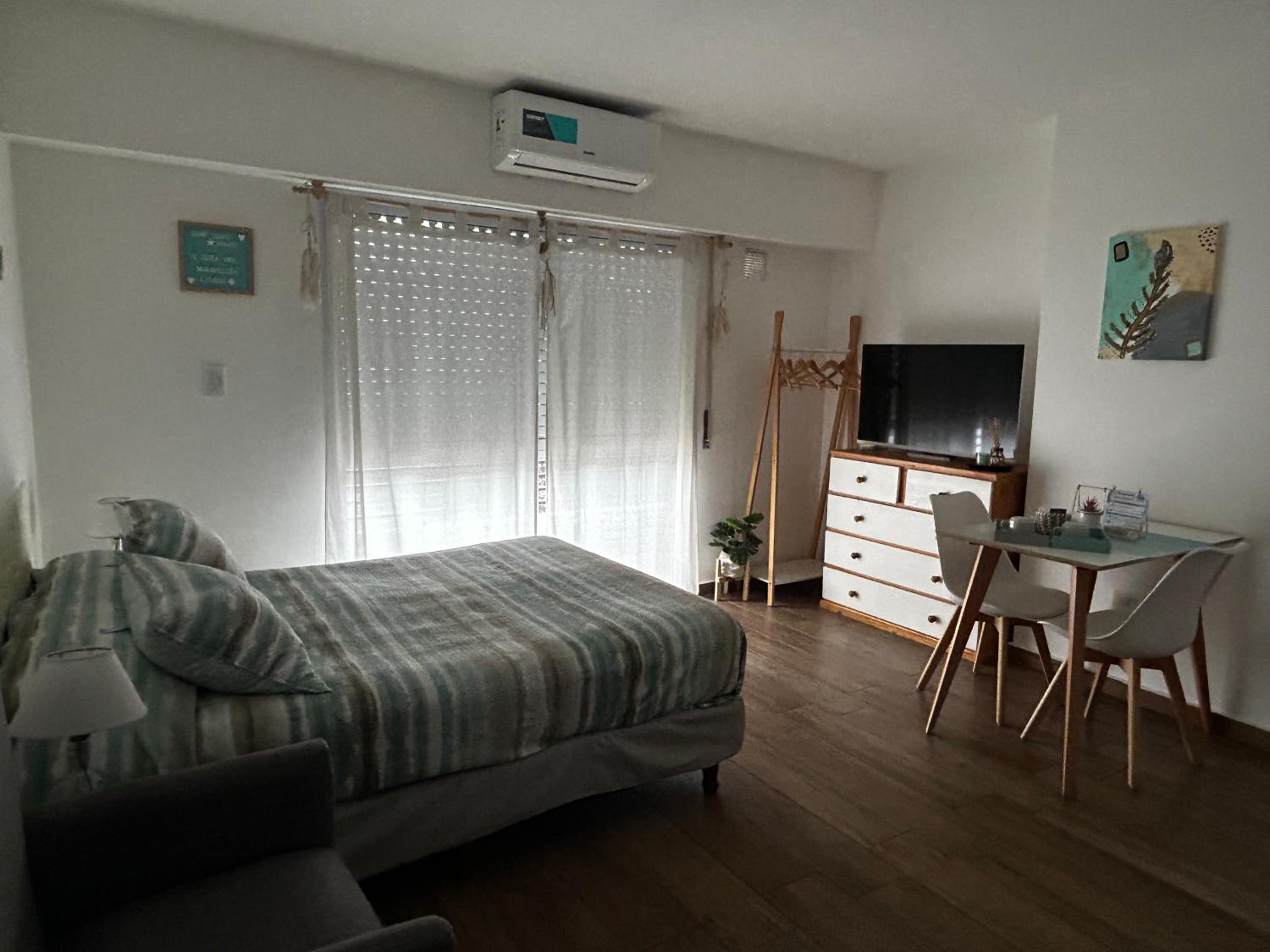 One-Bedroom Apartment photo 1