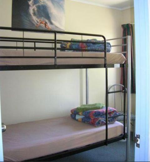 Single Bed in Mixed Dormitory Room