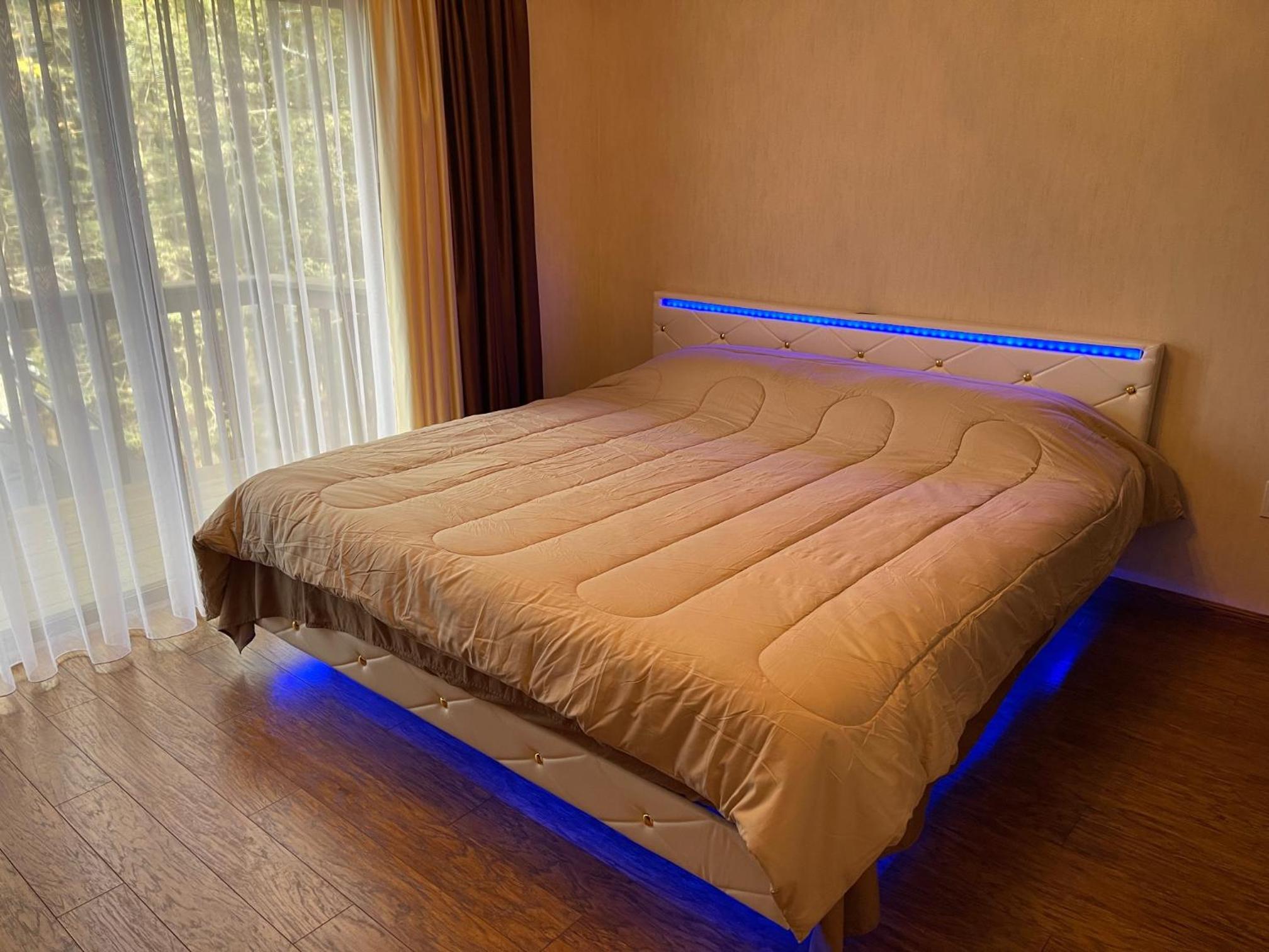 Four-Bedroom House photo 2