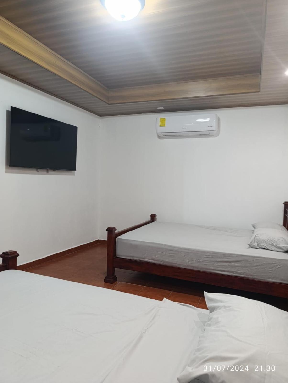 Twin Room with Private Bathroom photo 3