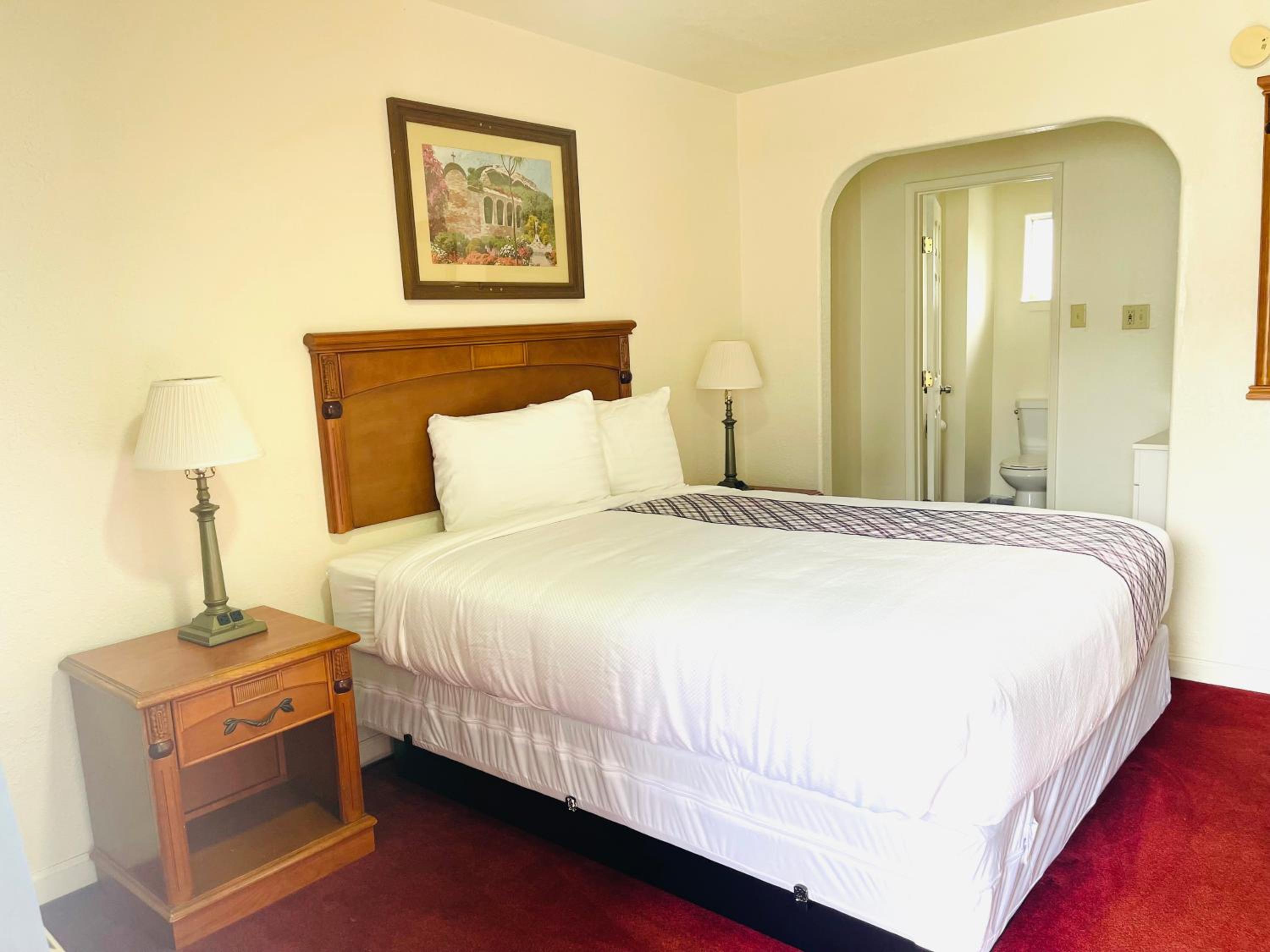 Deluxe Queen Room