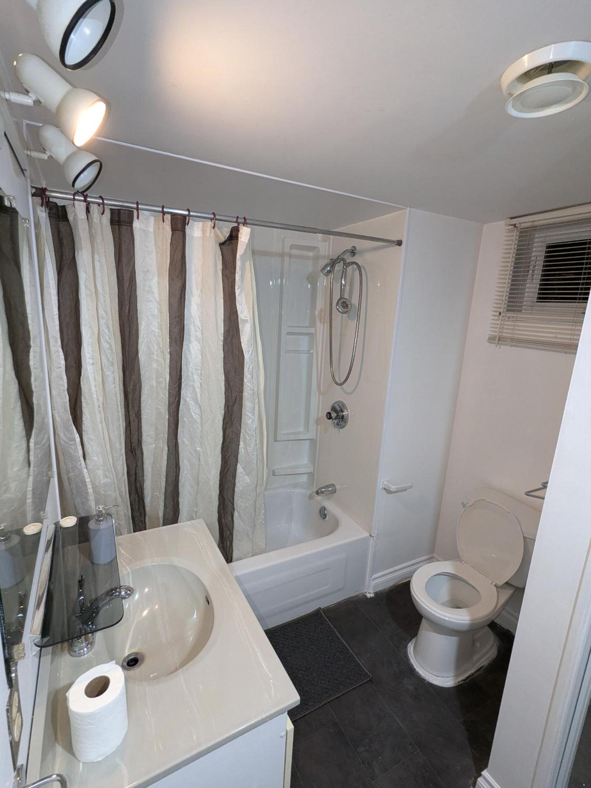 Standard Double Room With Shared Bathroom photo 2