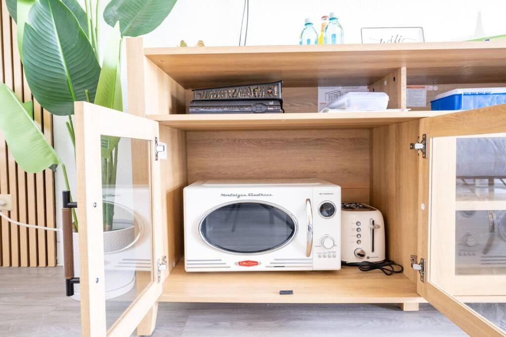 Waikiki 30FL Luxury Studio with Majestic Ocean Fireworks: One-Bedroom Apartment photo