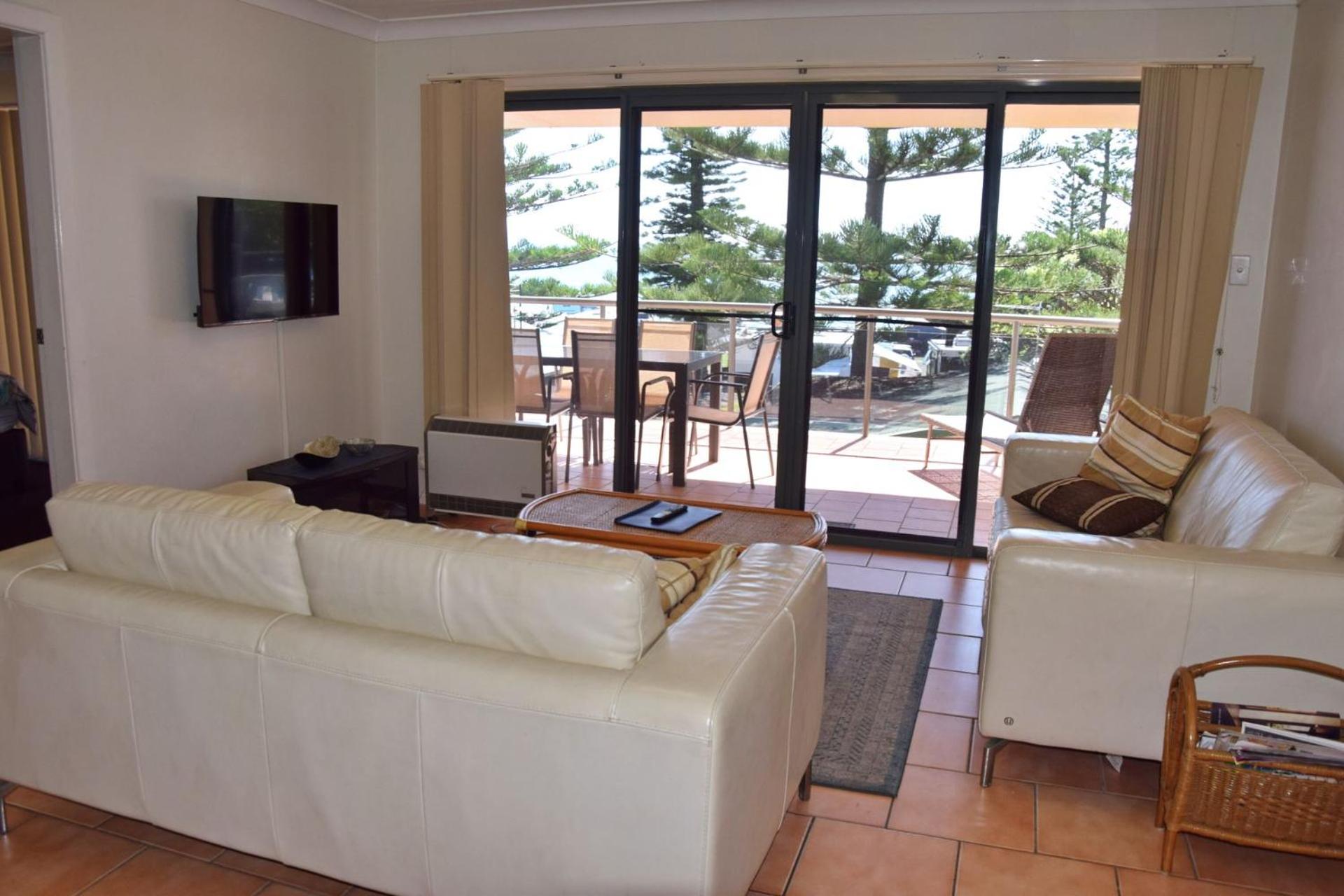 Apartment with Balcony photo 1