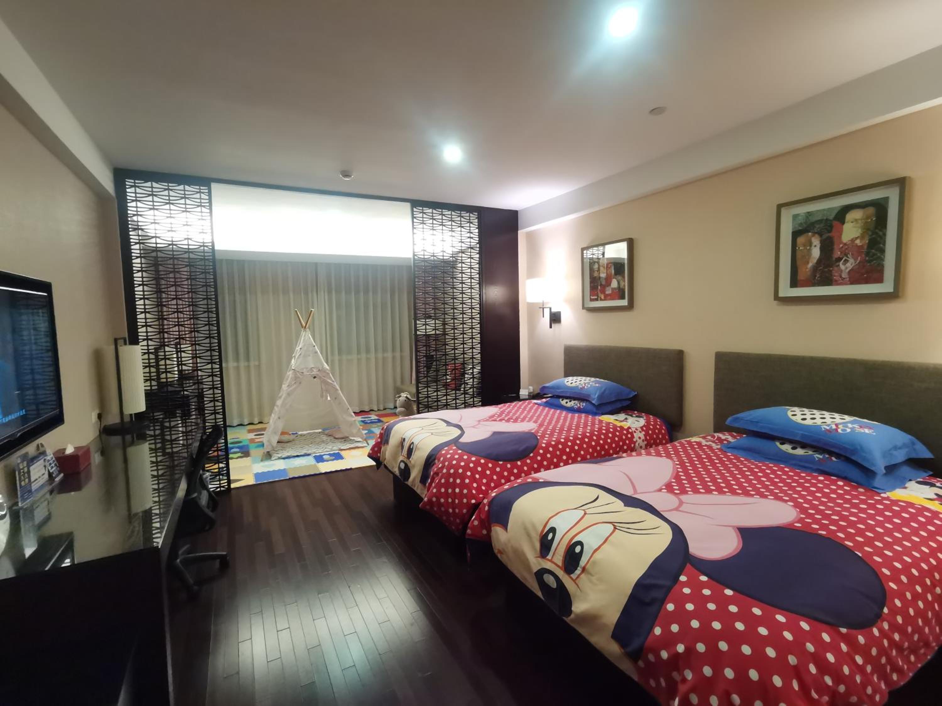 Family Room - Photo 3