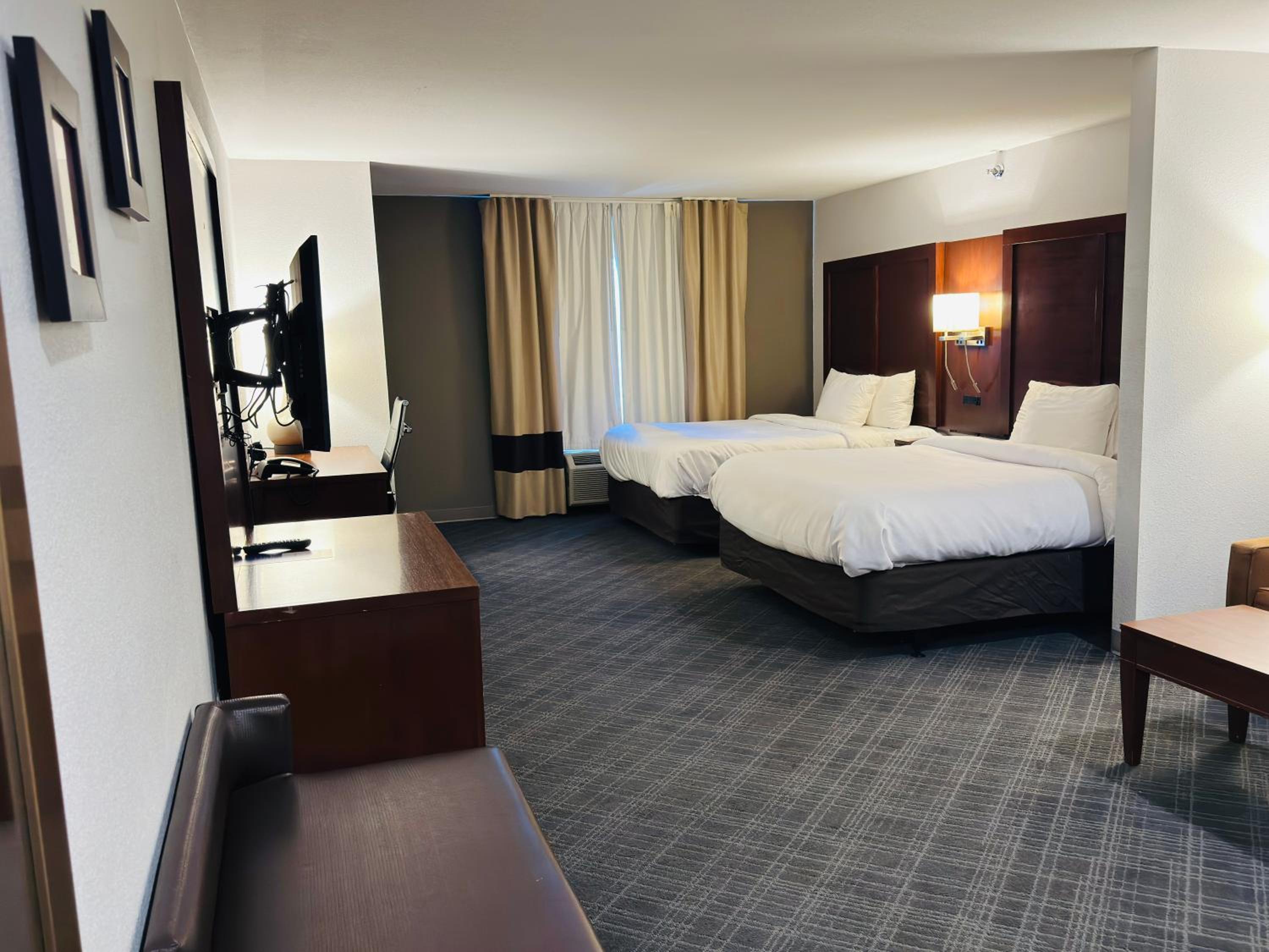 Suite with Two Queen Beds - Accessible/Non-Smoking photo 1