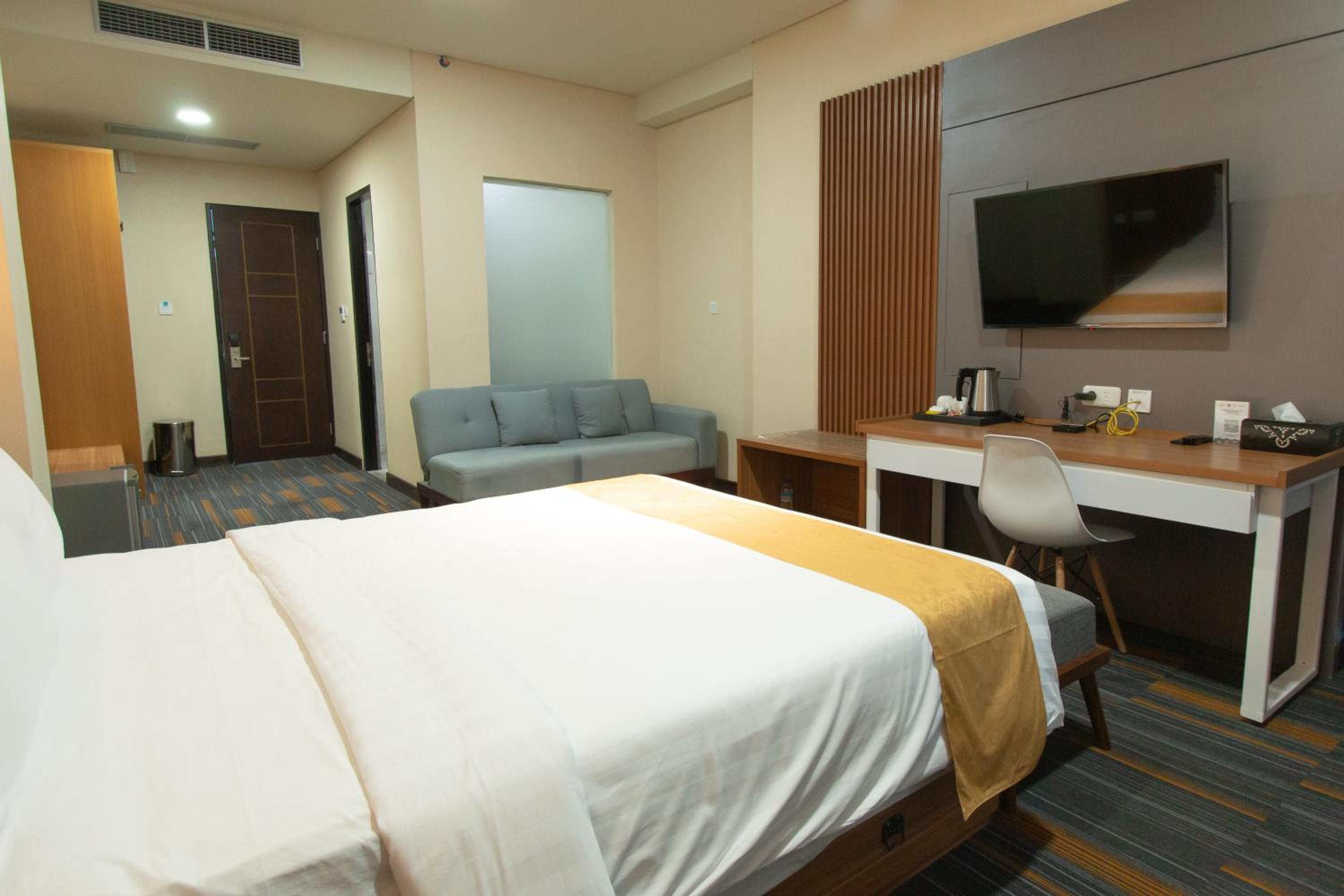 Deluxe Double Room - Photo 8