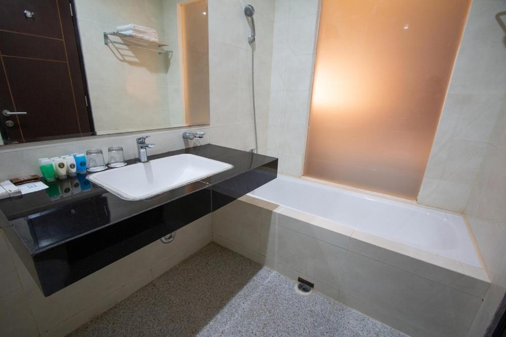 Superior Twin Room - Photo 7