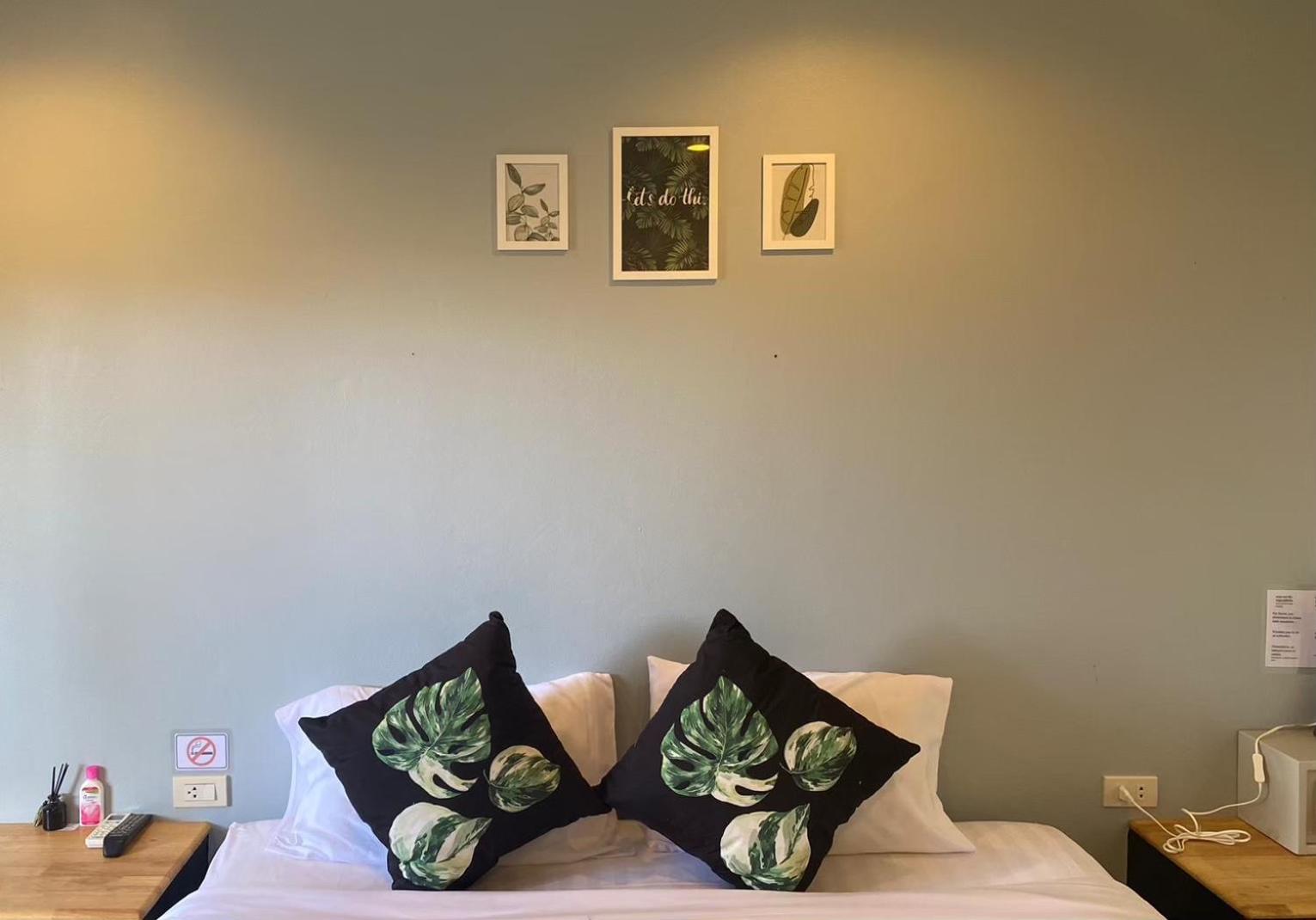 Queen Room With Pool View