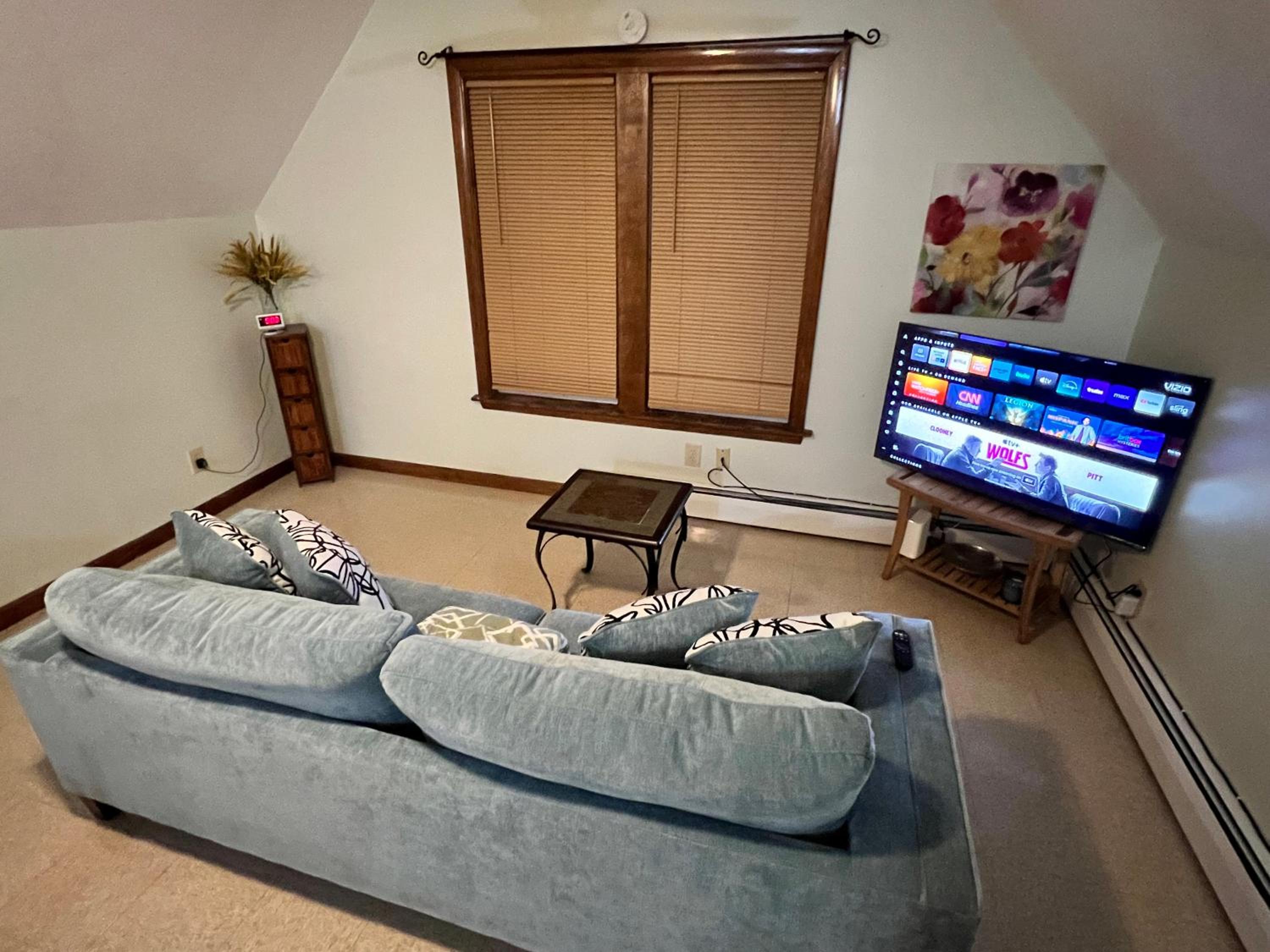 One-Bedroom Apartment photo 1
