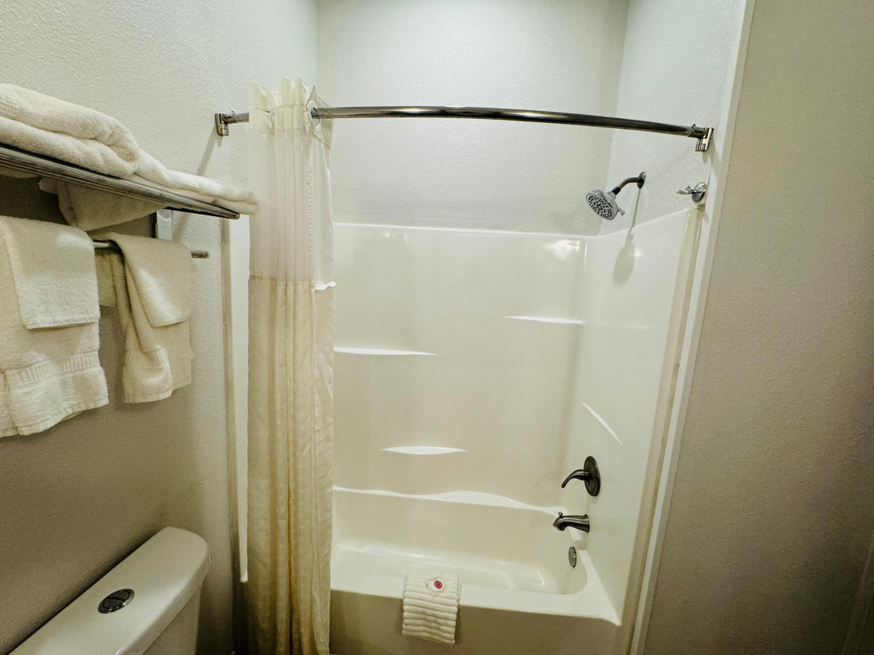 Suite with Two Queen Beds - Accessible/Non-Smoking photo 3