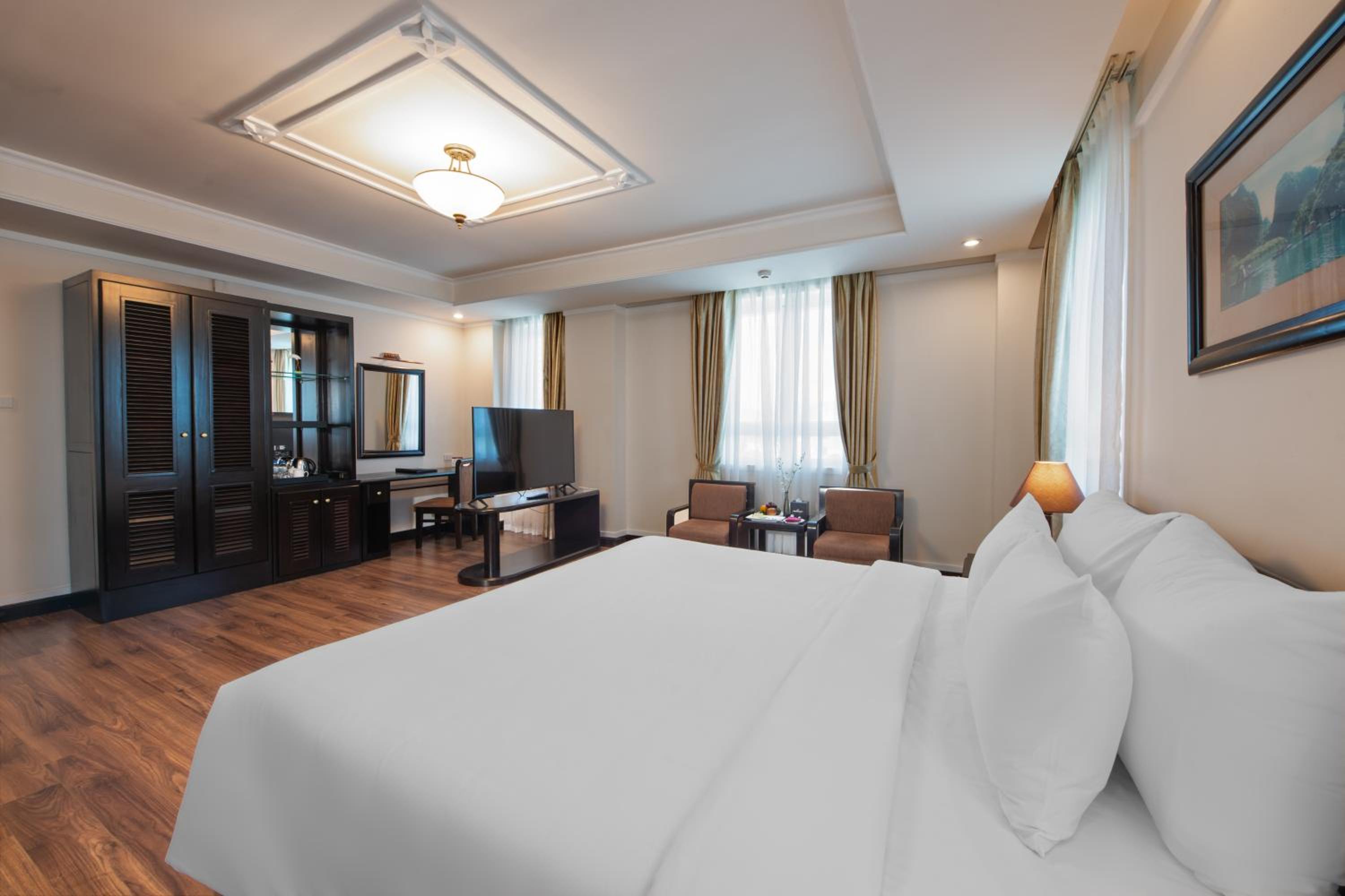 Family Suite (French Wing)