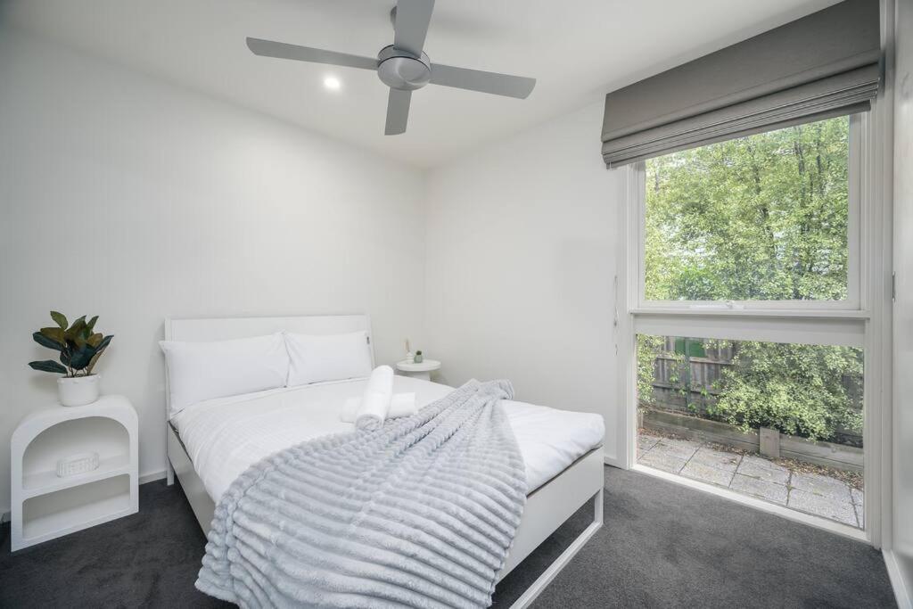 Two-Bedroom House photo 3