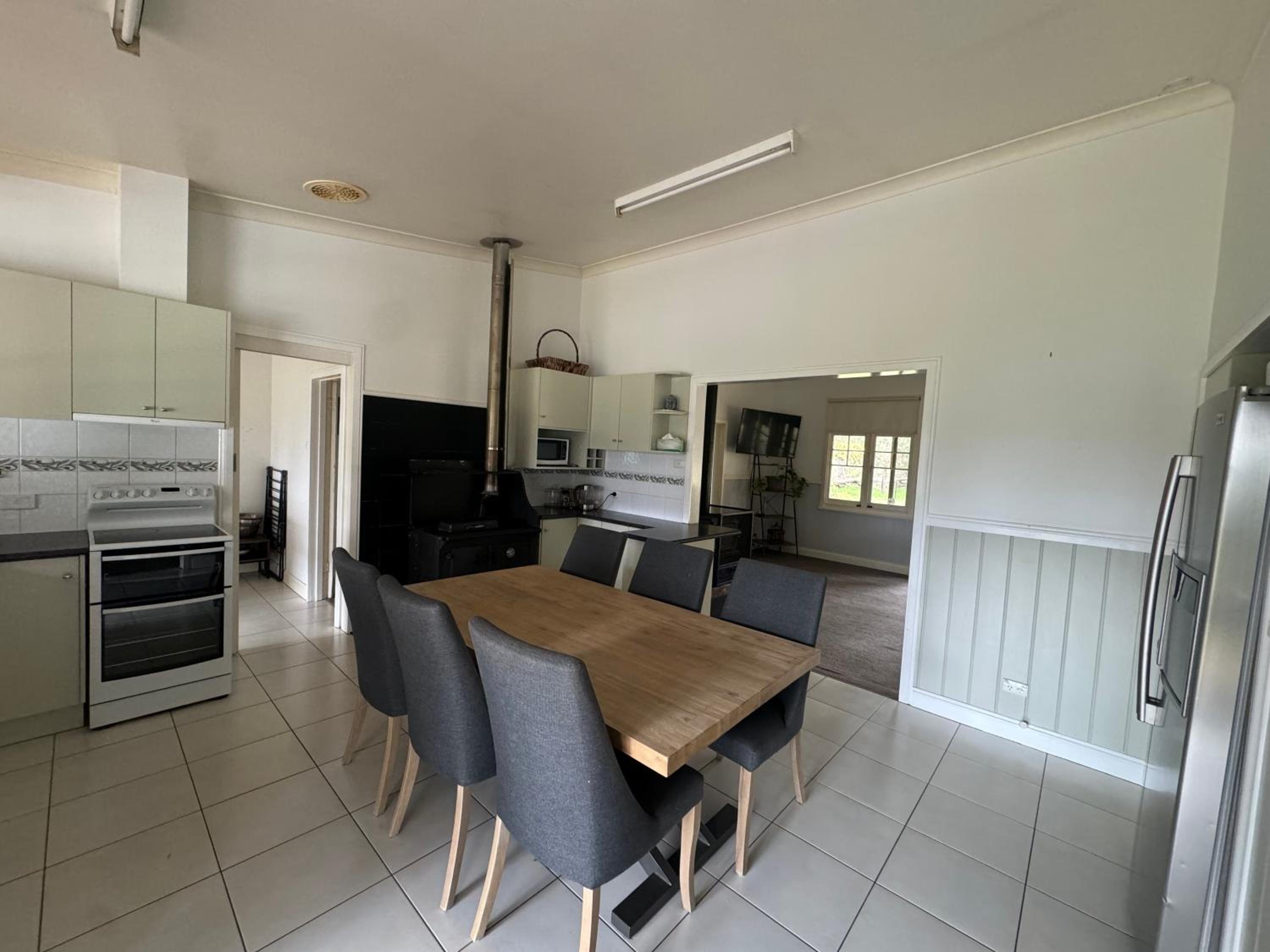 Three-Bedroom House photo 2