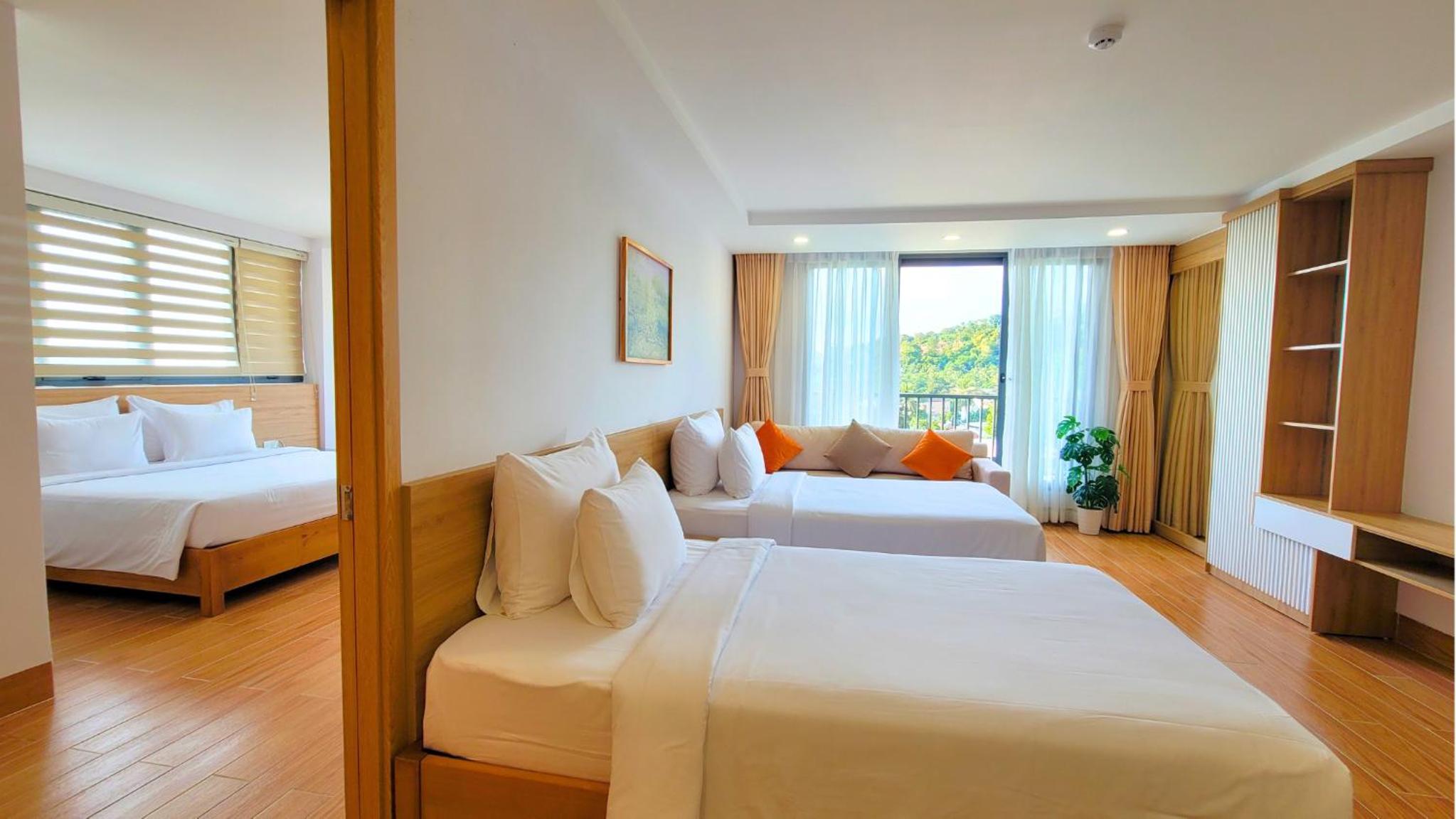 Family Room with Balcony - Photo 8