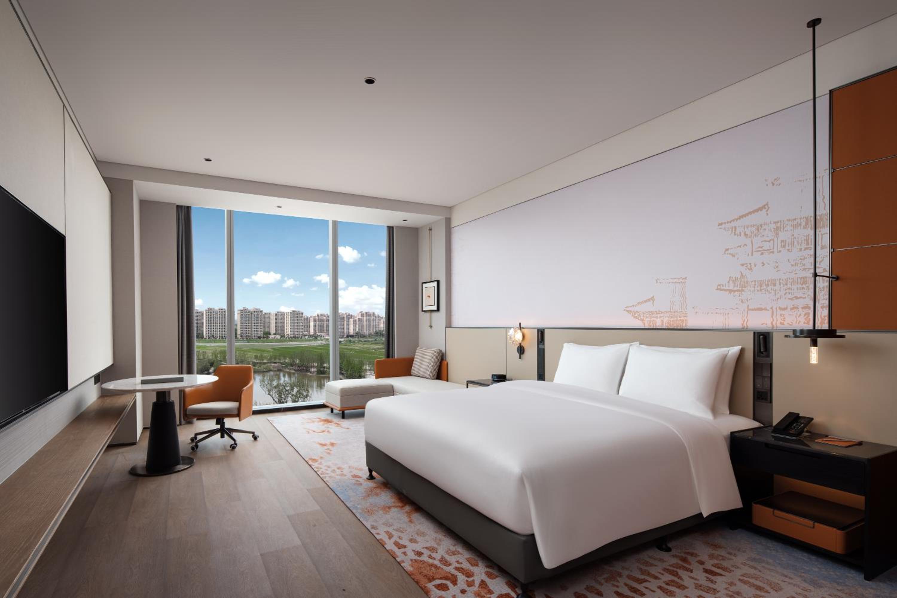 Premium Lake View King Room photo 1