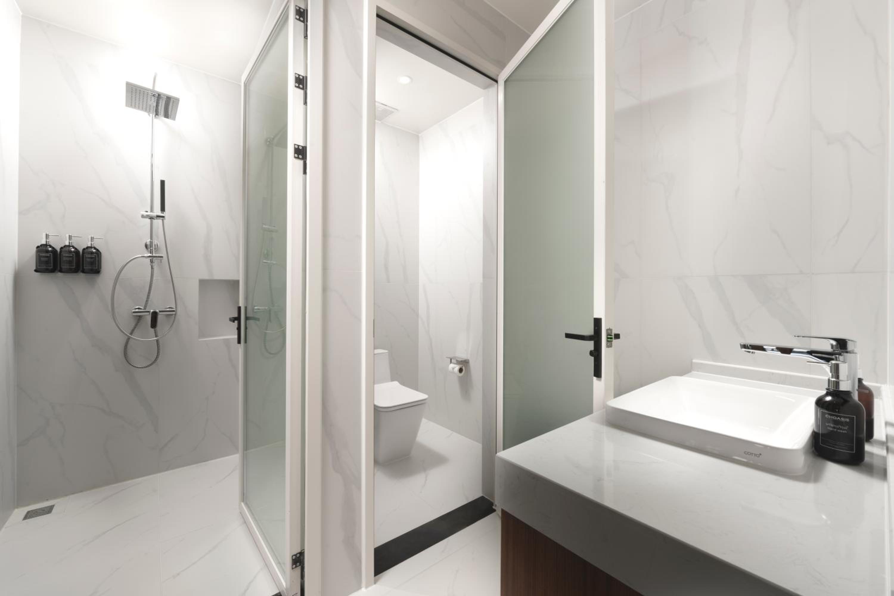 Deluxe King Room - Photo 4