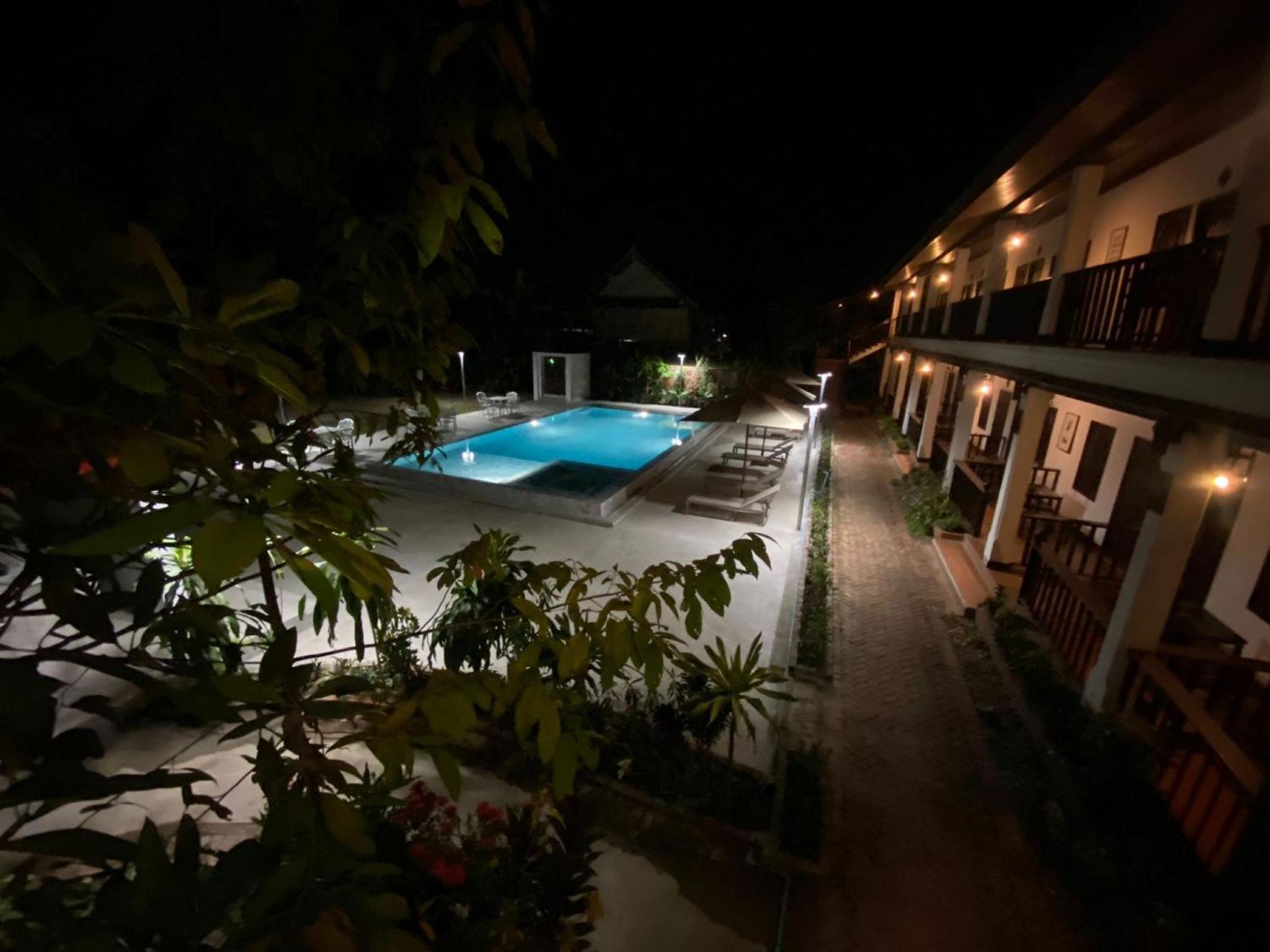 Triple Room with Pool View