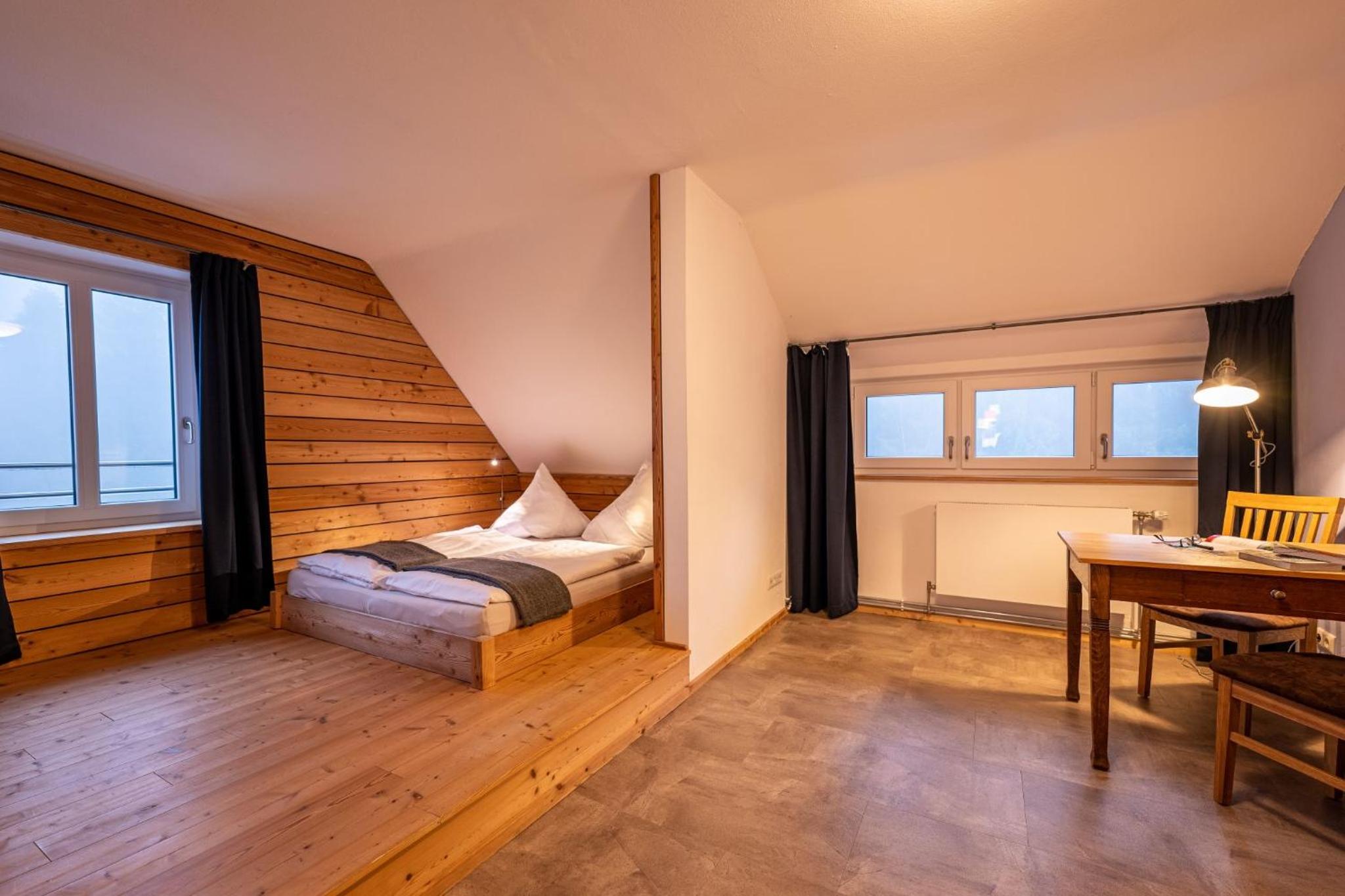 Three-Bedroom Apartment with Balcony photo 1