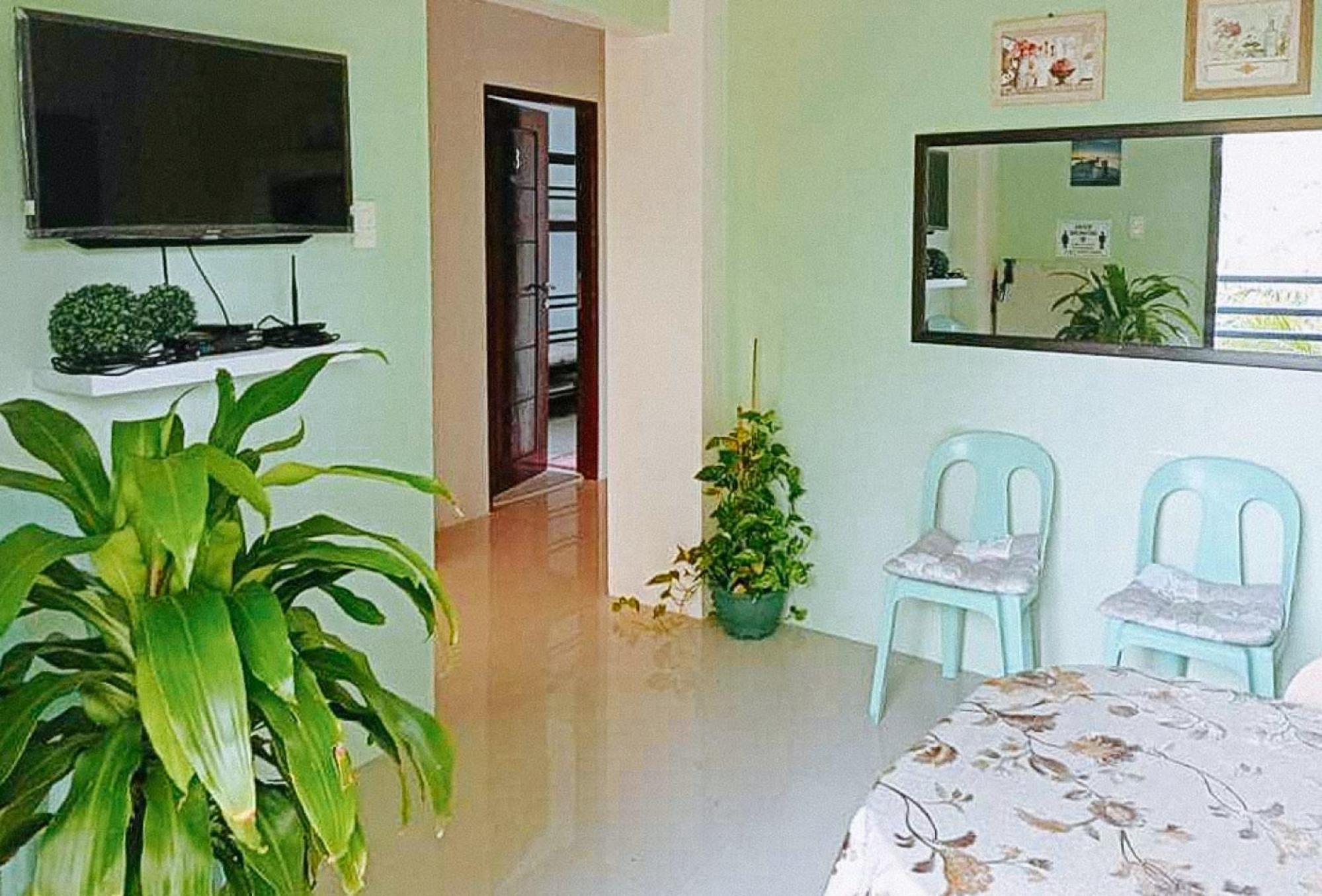 Family Room - Photo 3