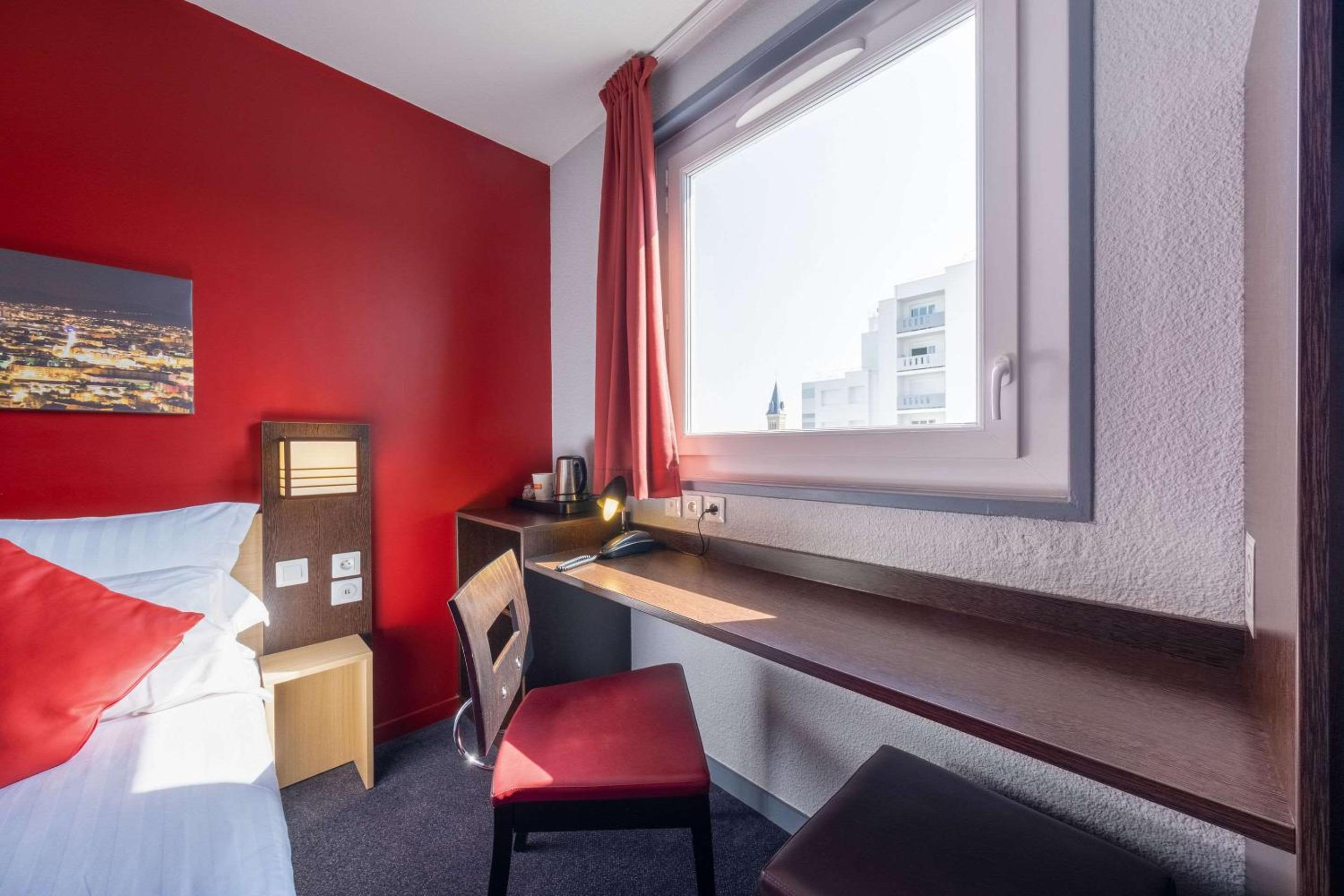 Standard Double Room - Photo 2