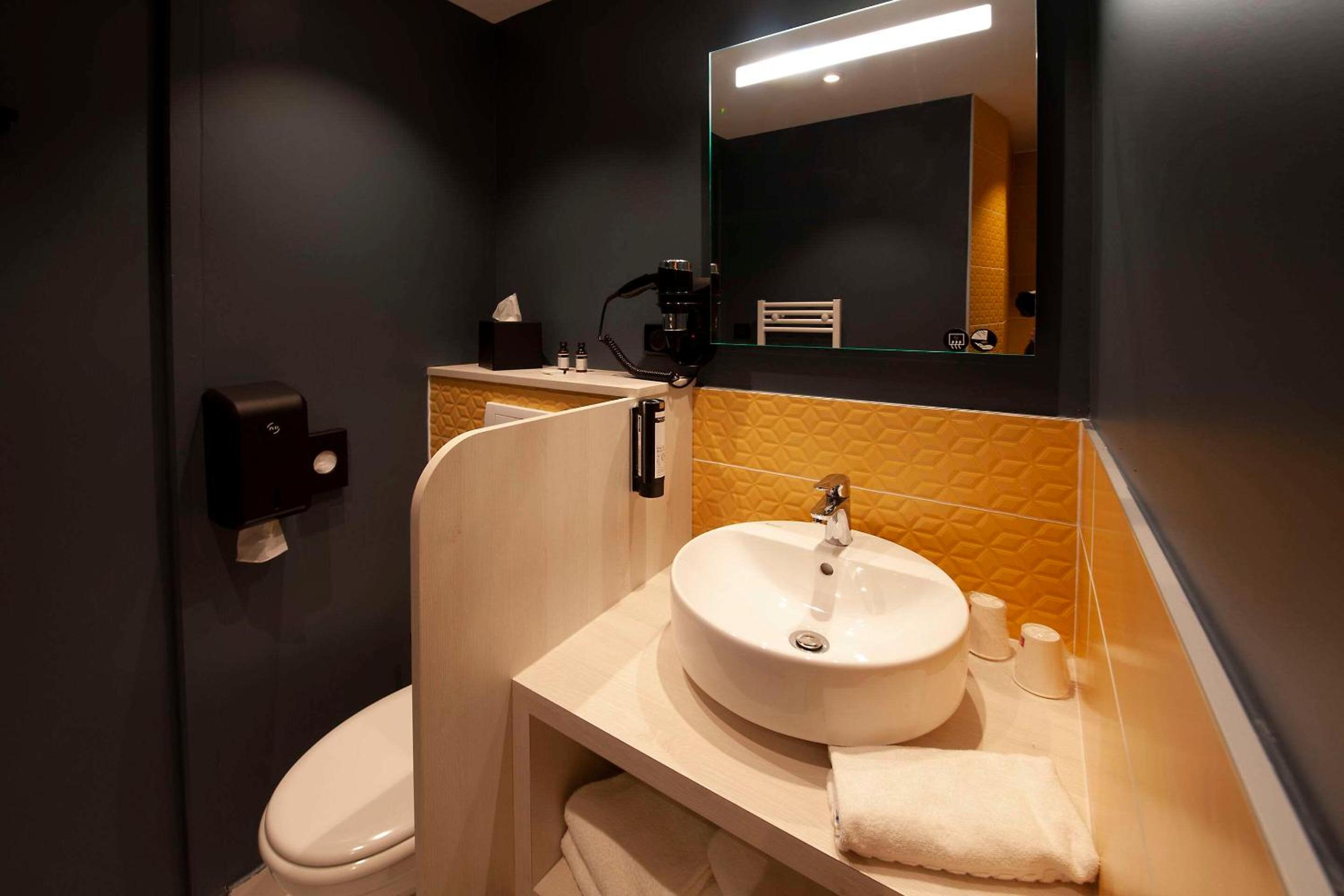 Superior Double Room - Photo 8