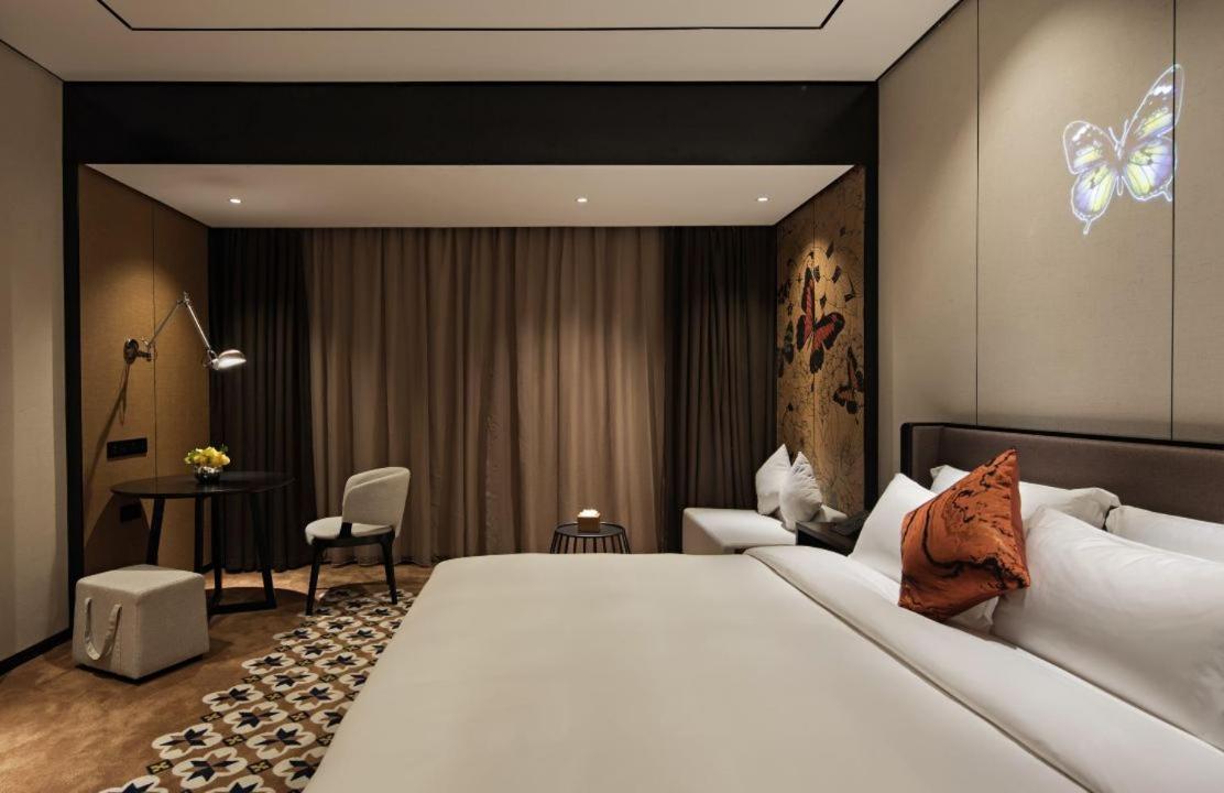 Superior King Room - Photo 7
