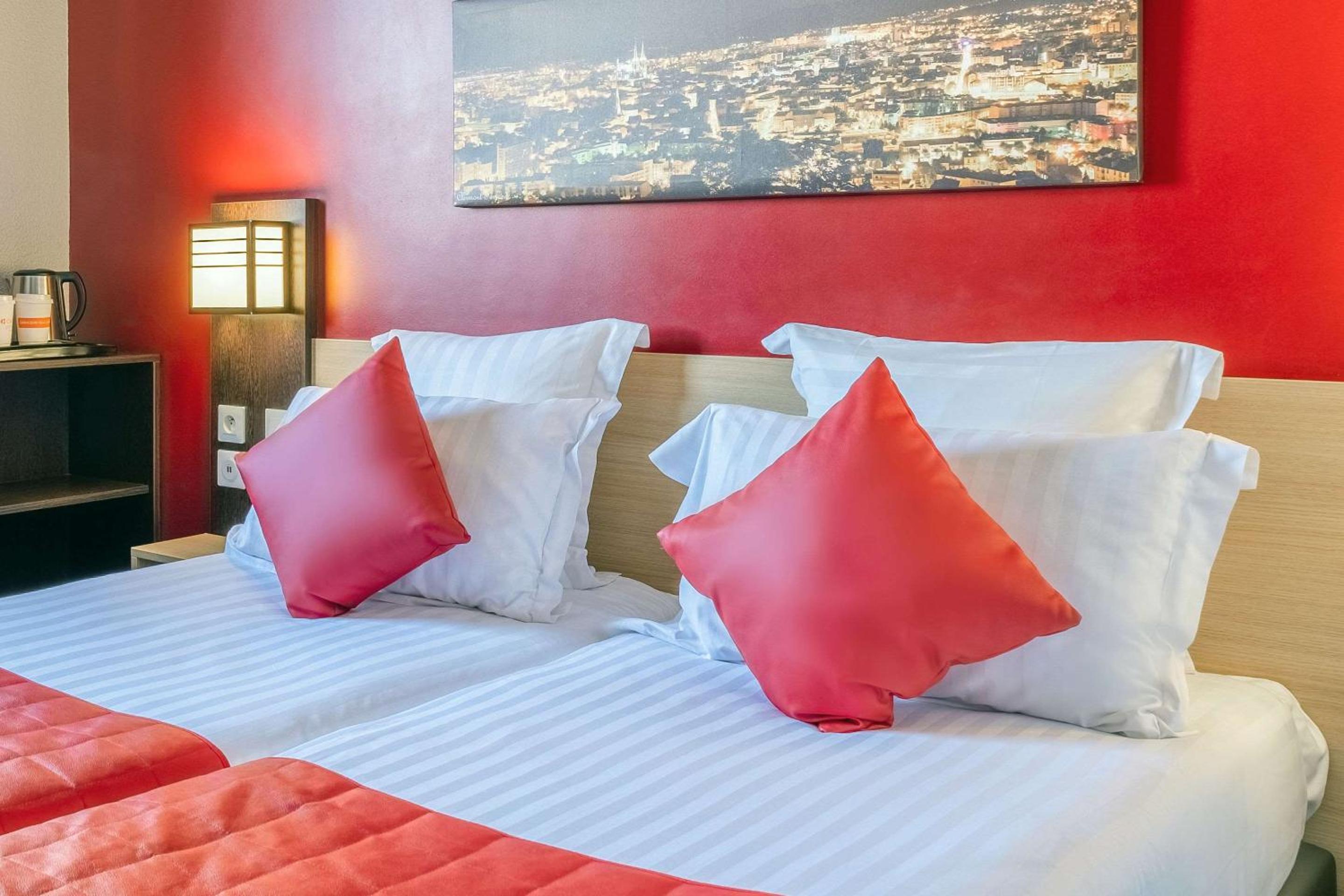 Standard Twin Room - Photo 1