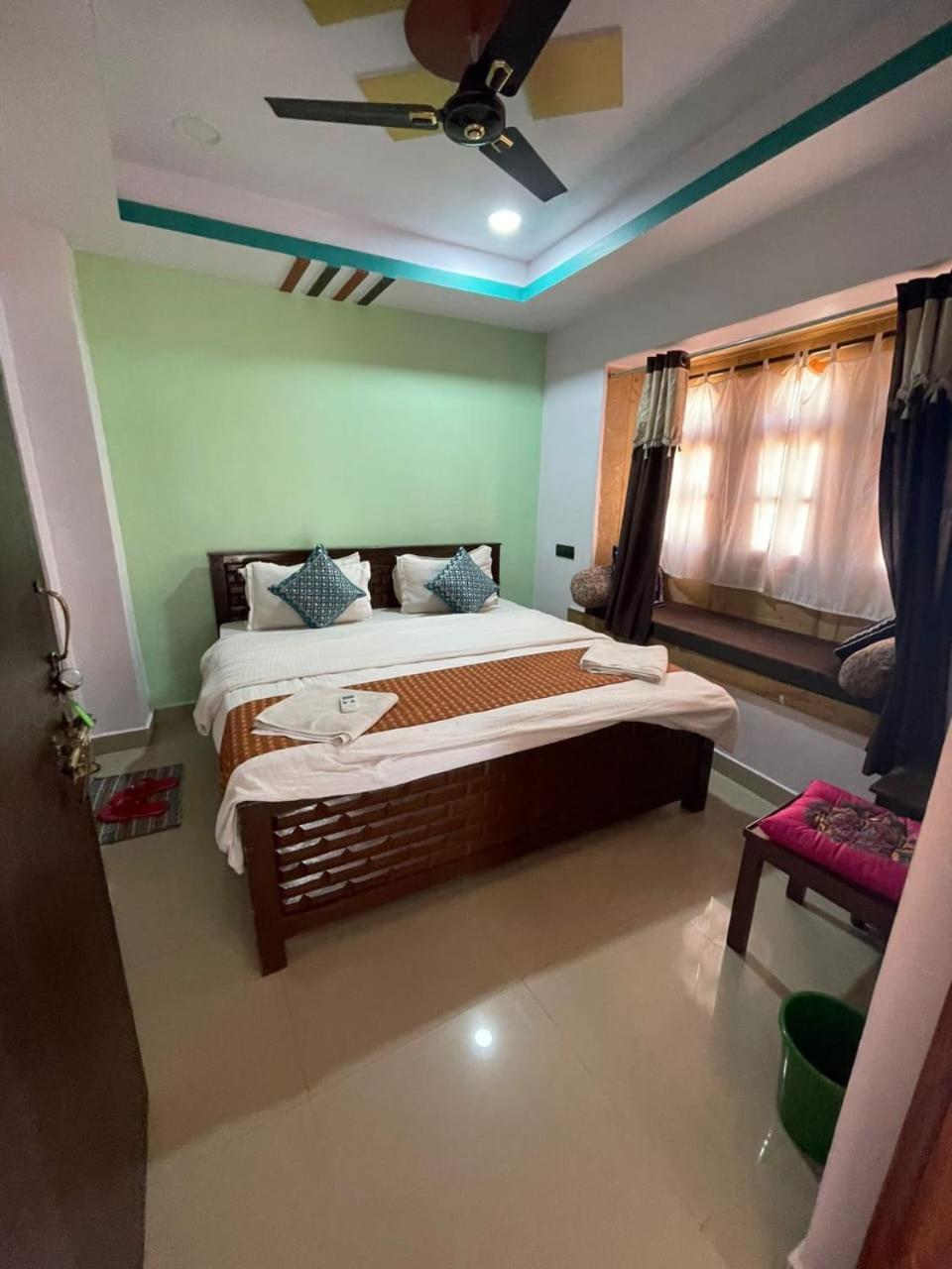 Deluxe Room - Photo 2