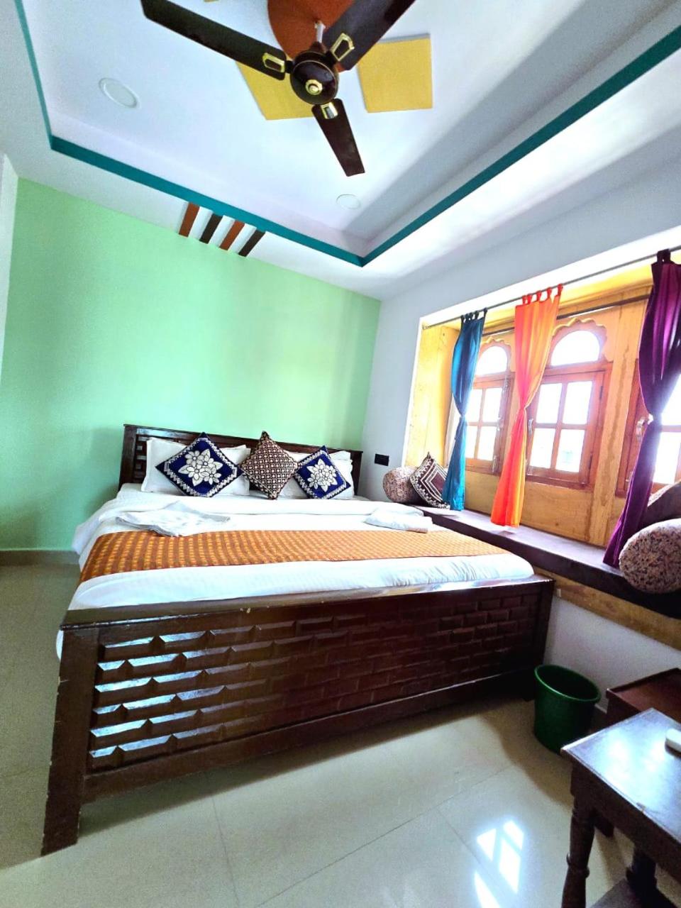 Deluxe Room - Photo 3