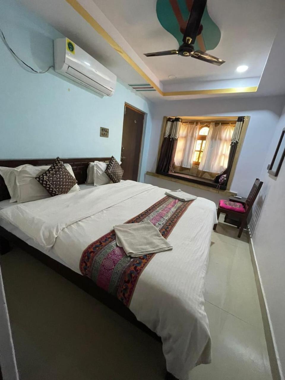 Suite - Photo 2