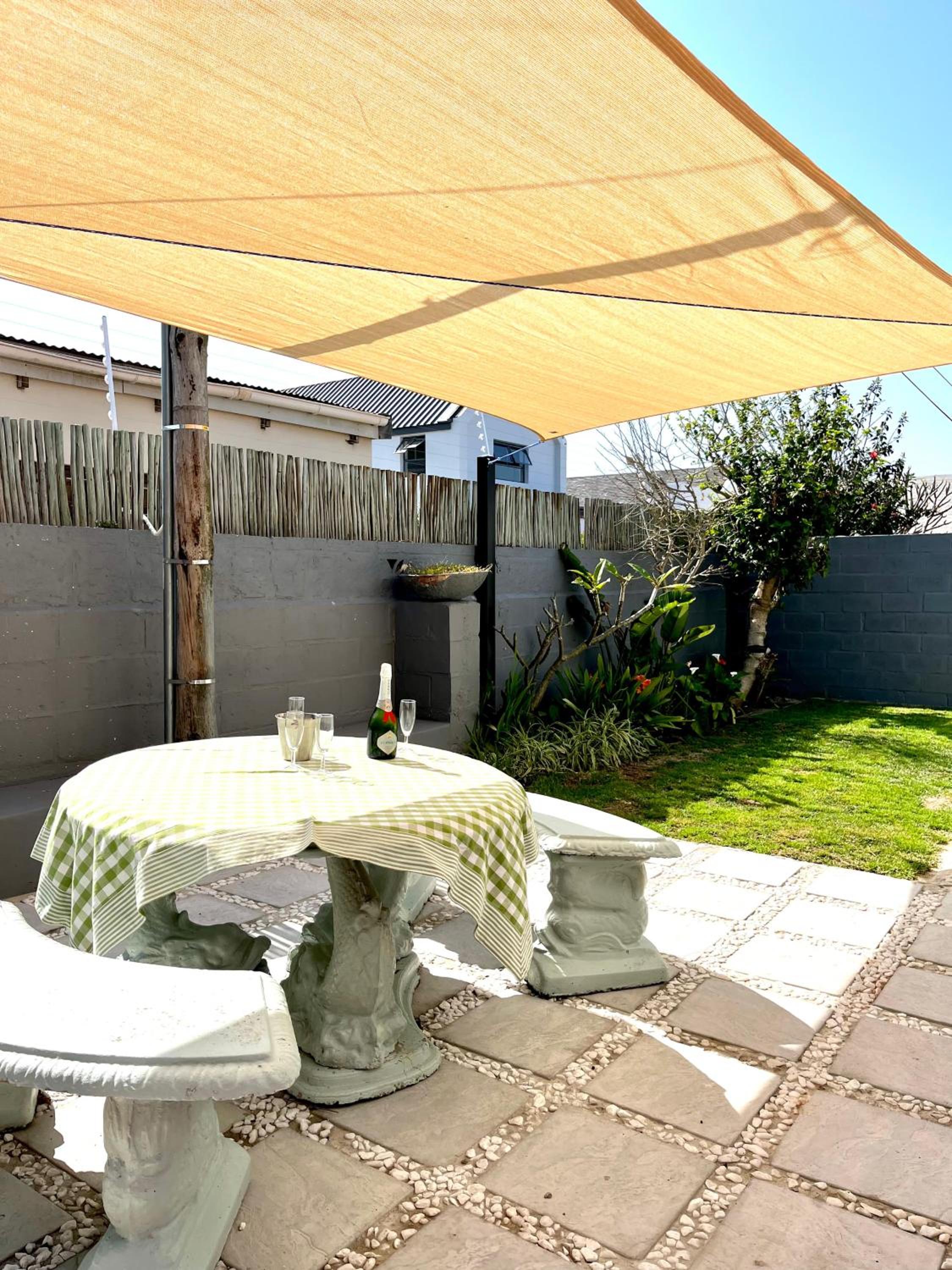 Double Room with Patio photo 3