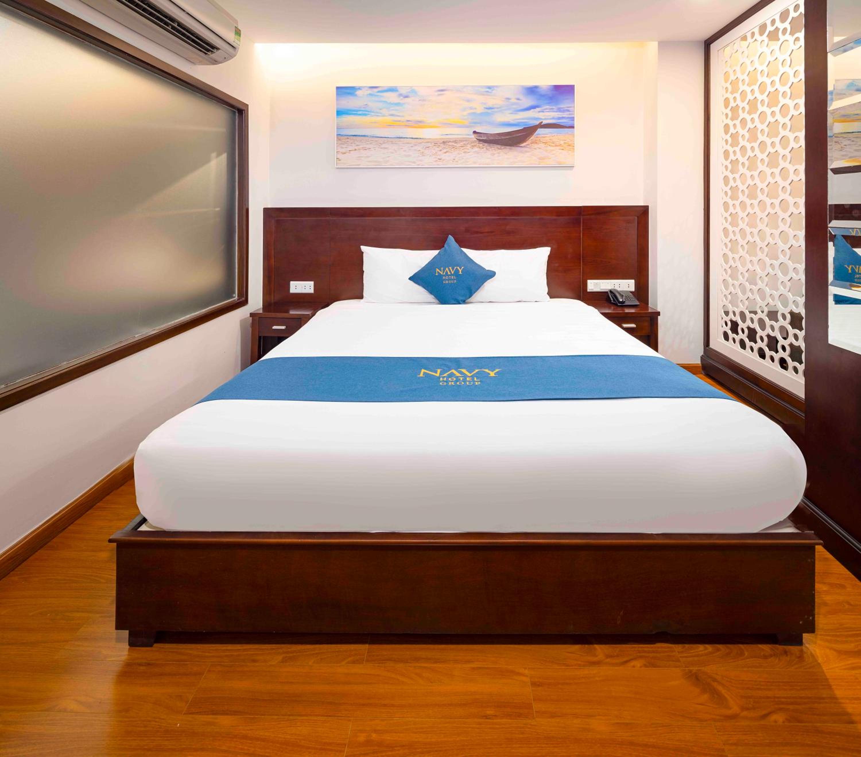 Premier Double Room with Balcony - Photo 6