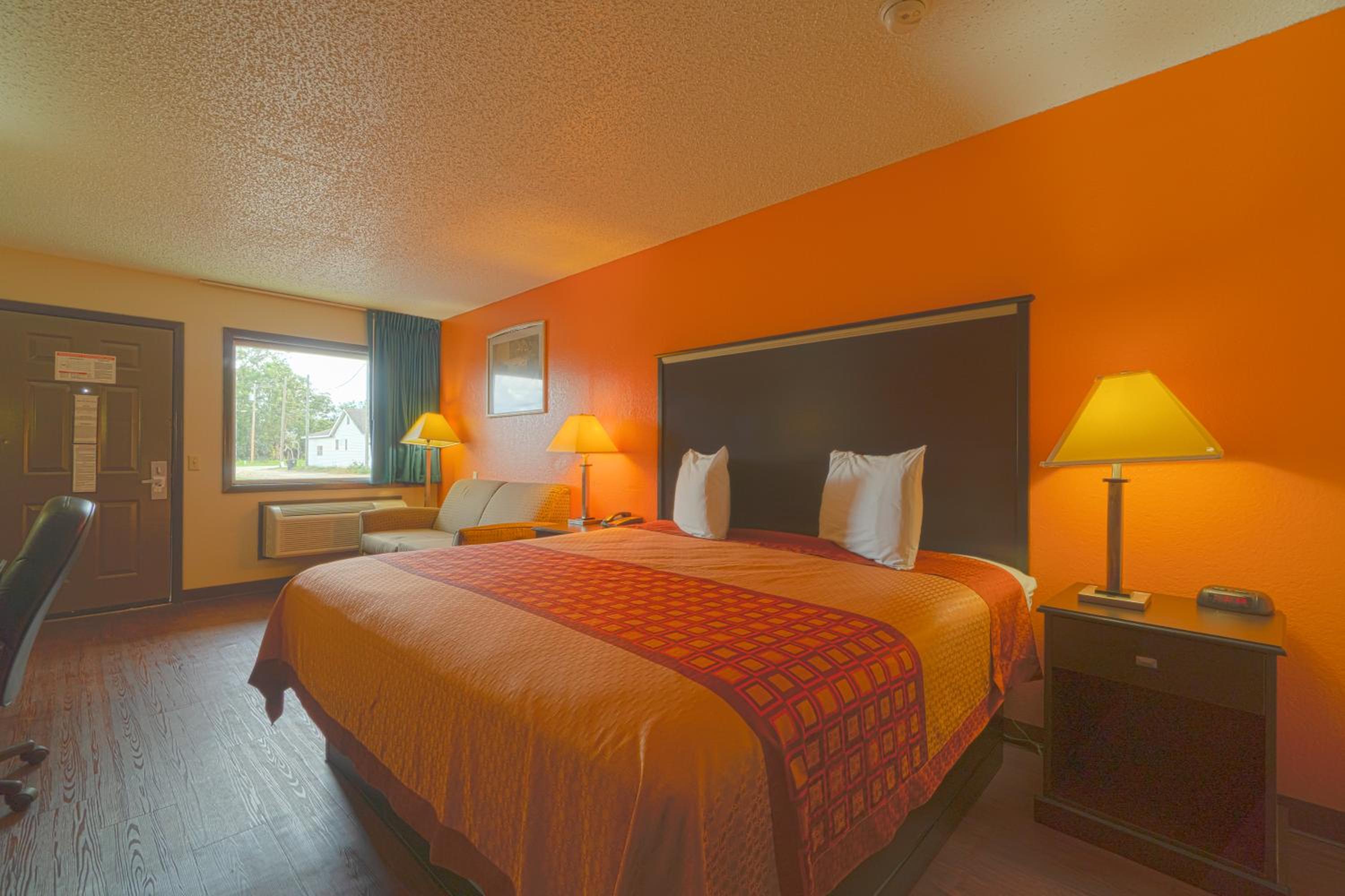 Regency Inn & Suites By OYO Bay City TX, Kuva 8