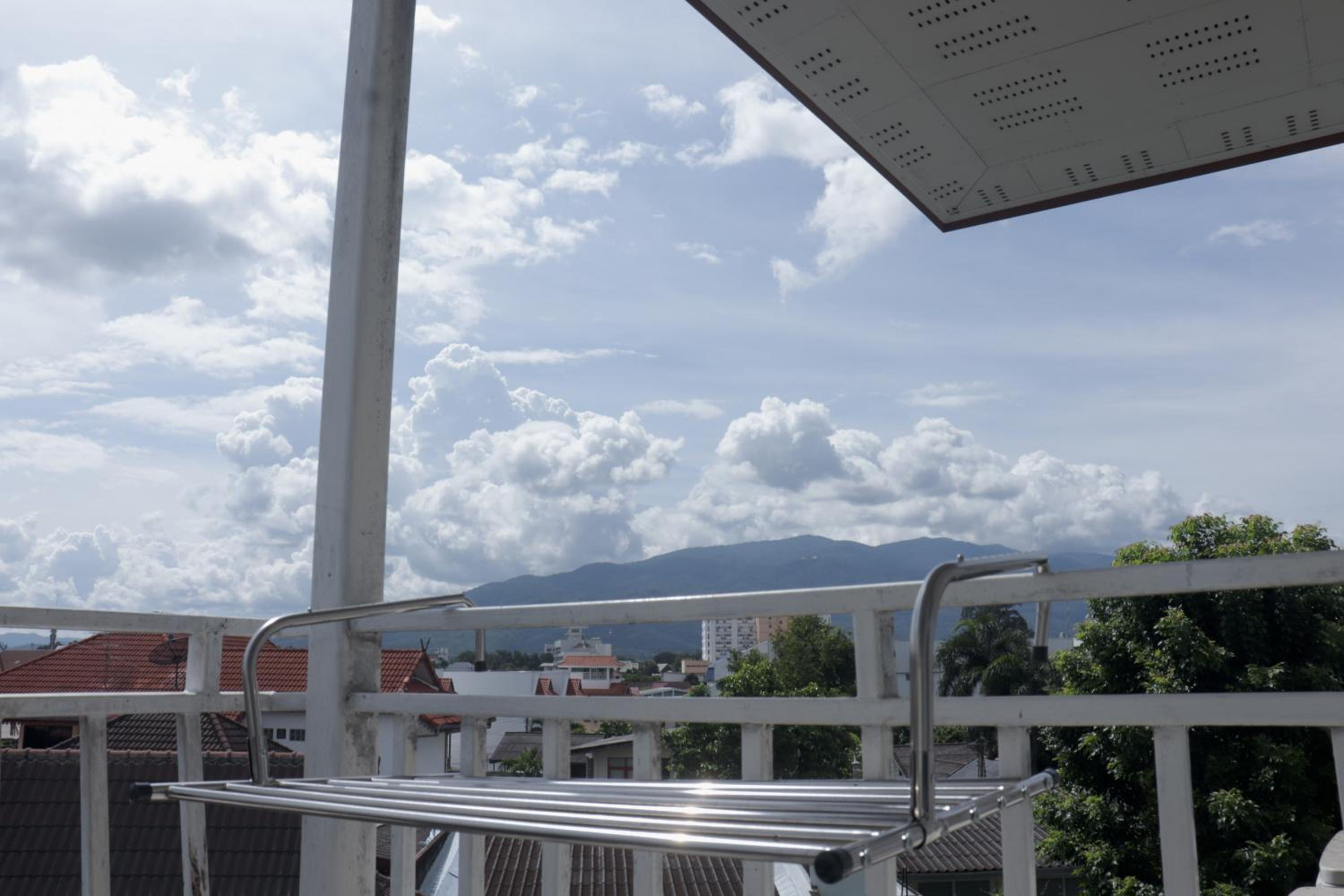 Deluxe Double Room with Balcony - Photo 6