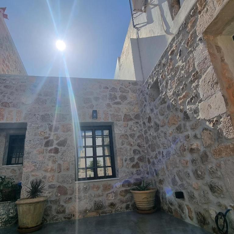 Deluxe One-Bedroom Apartment with Garden View photo 3