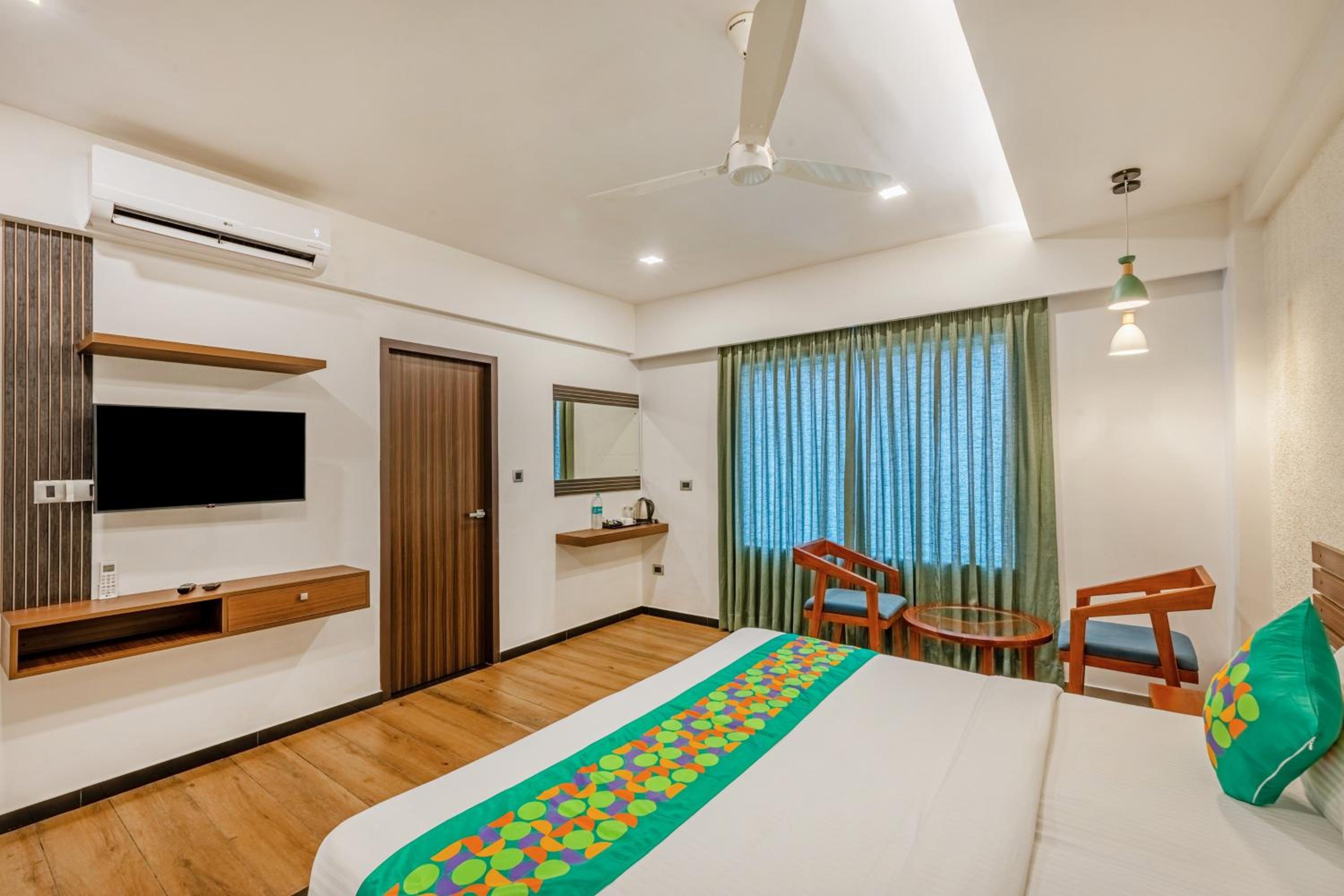 Deluxe Room - Photo 6