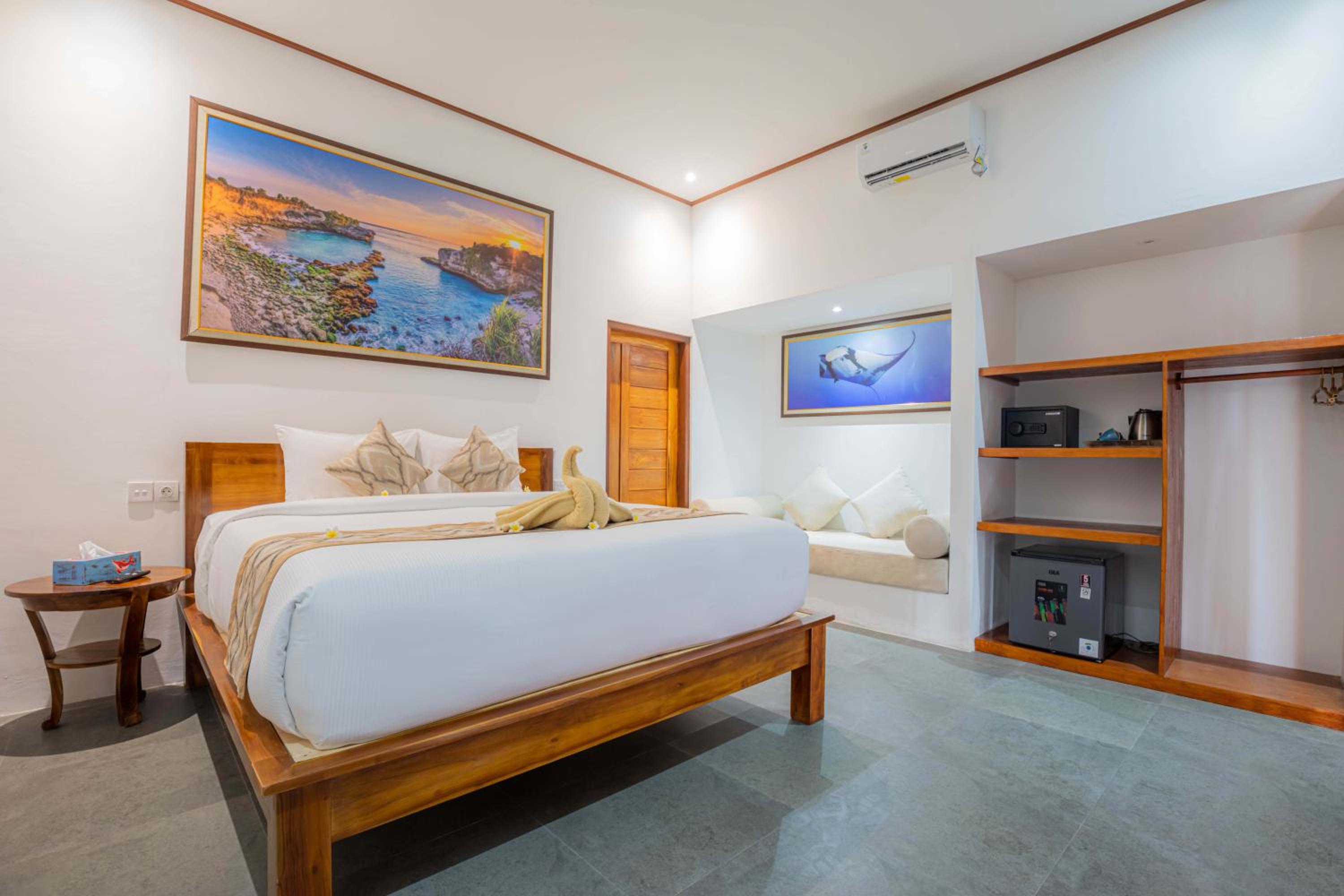 Villa with Sea View - Photo 1