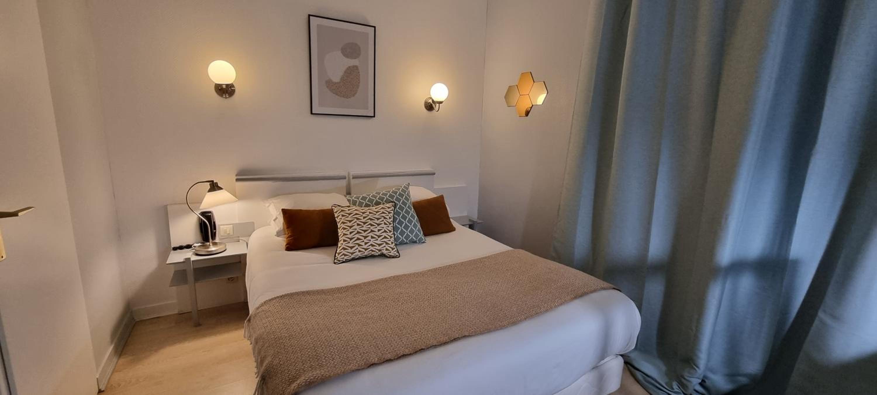 Standard Double Room - Photo 2