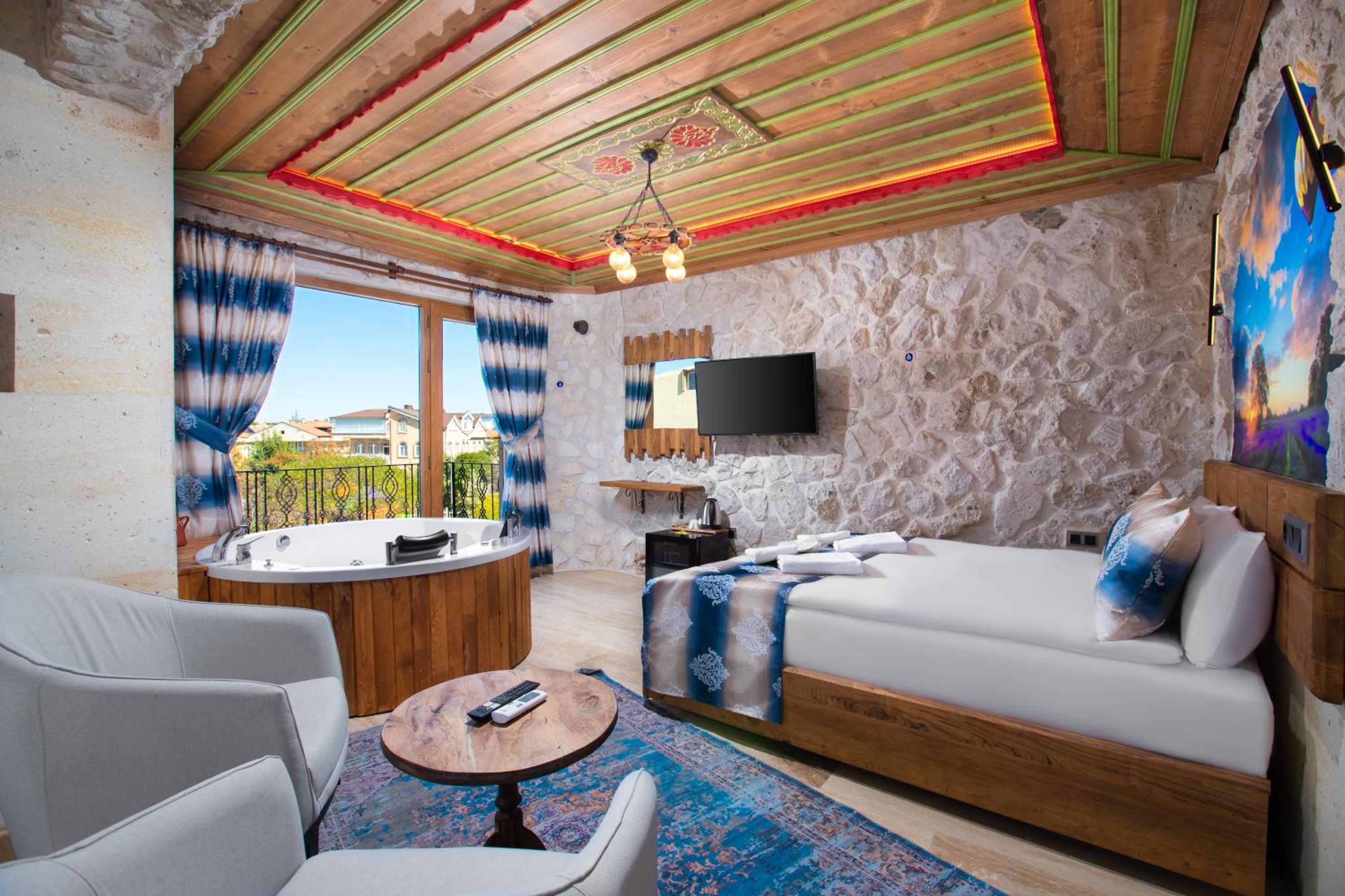 Deluxe Double Room With Balcony photo 1