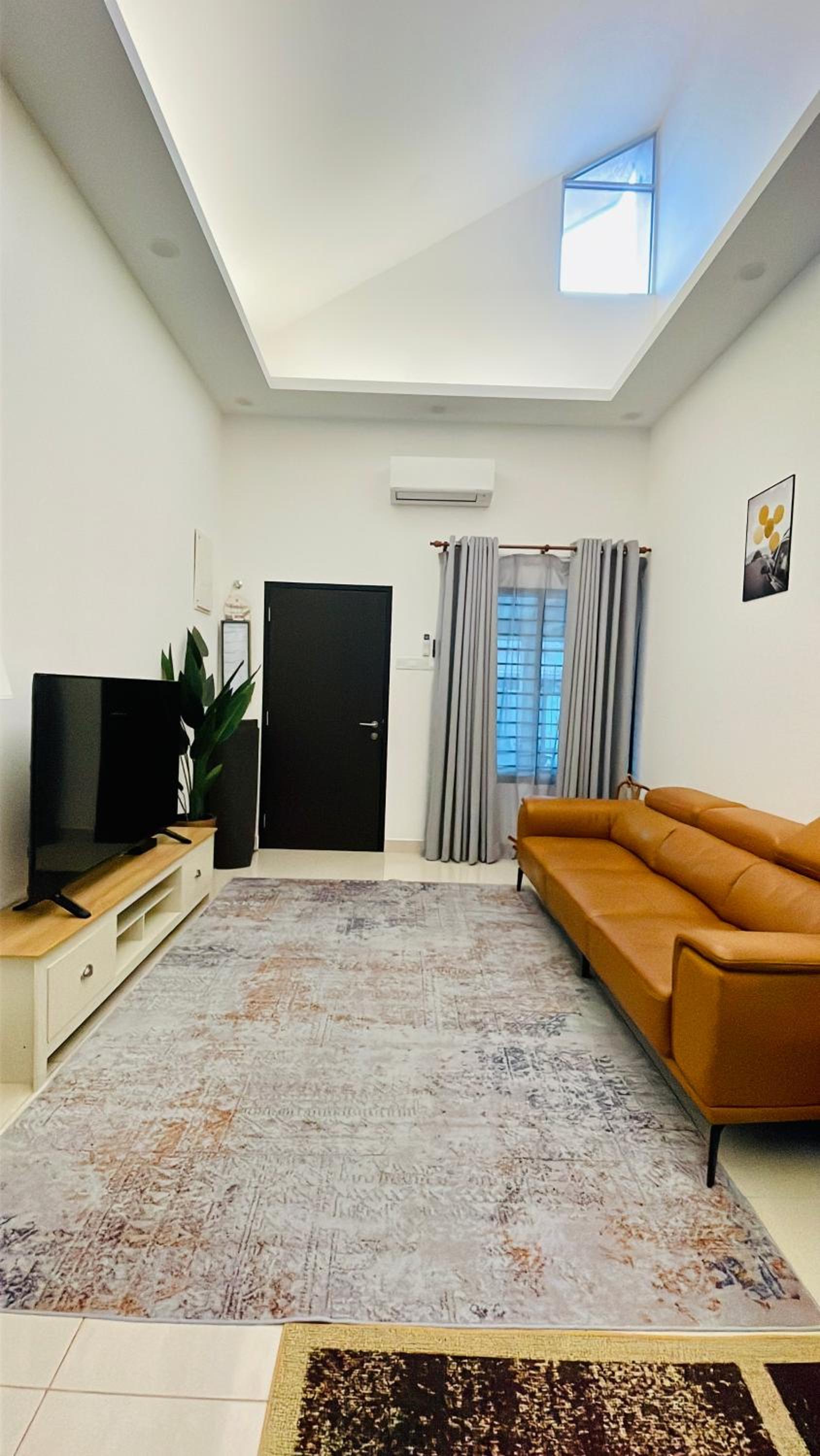 Three-Bedroom House photo 1