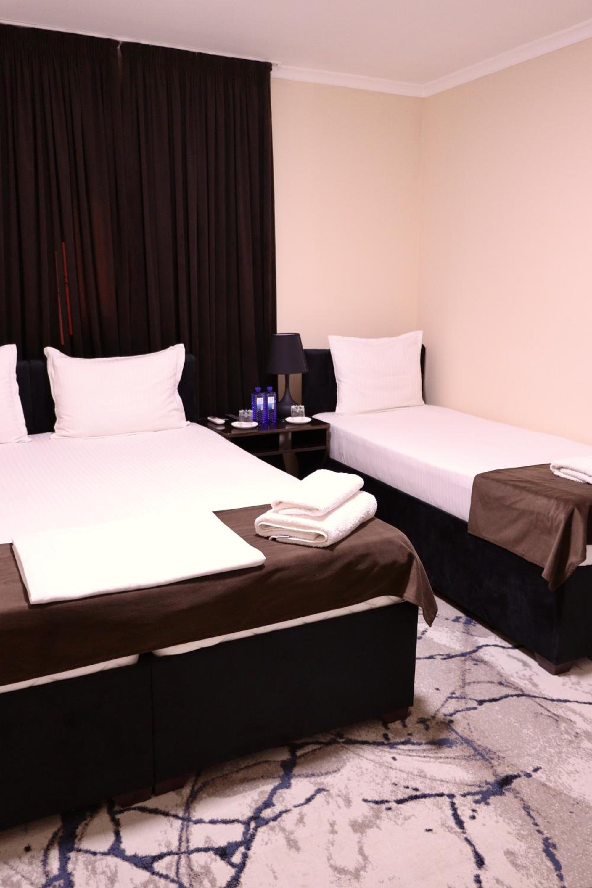 Comfort Triple Room with Shower photo 1