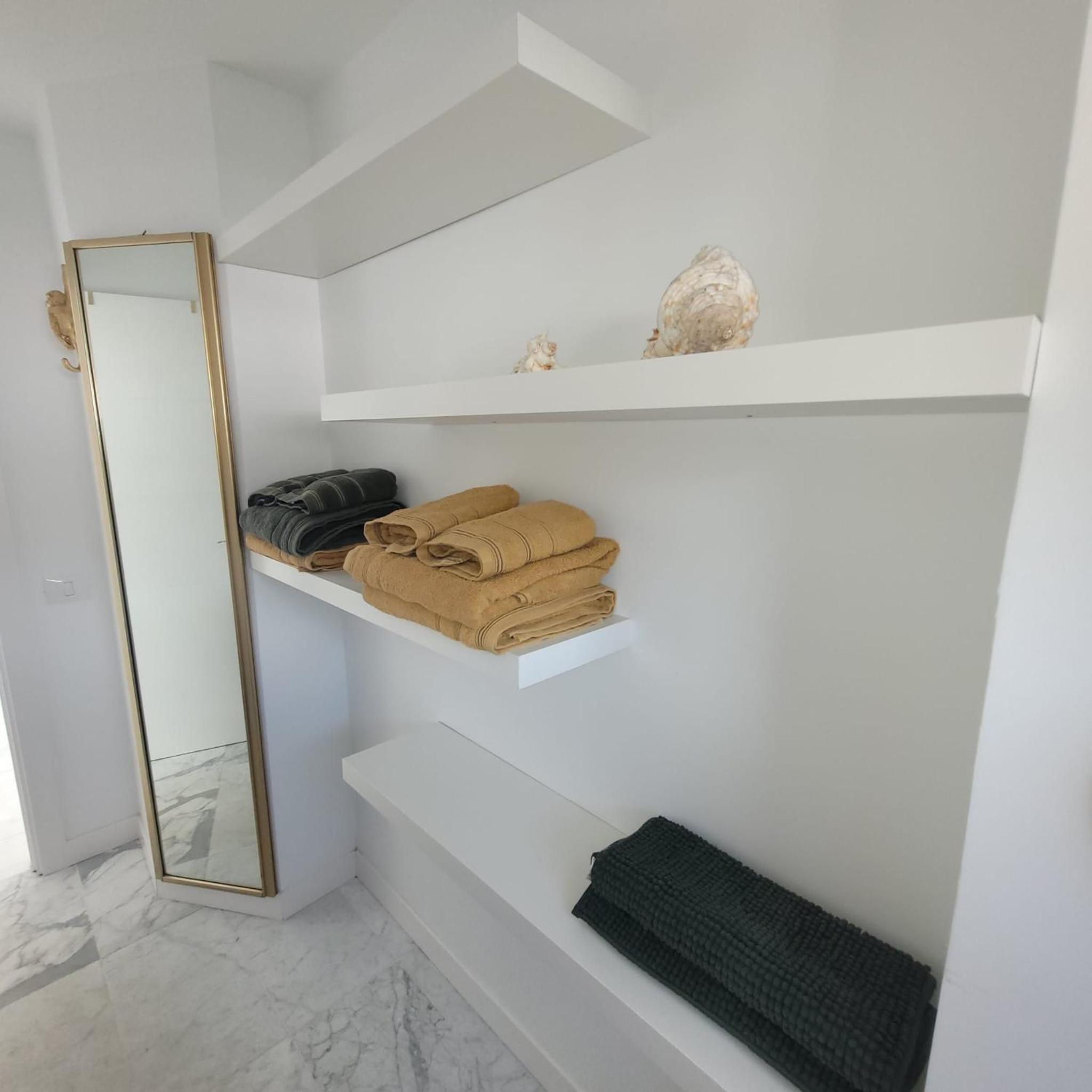 One-Bedroom Apartment photo 3